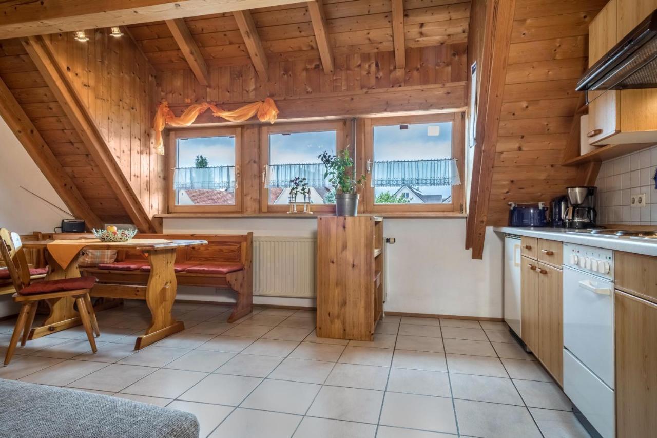 Laile Apartment *