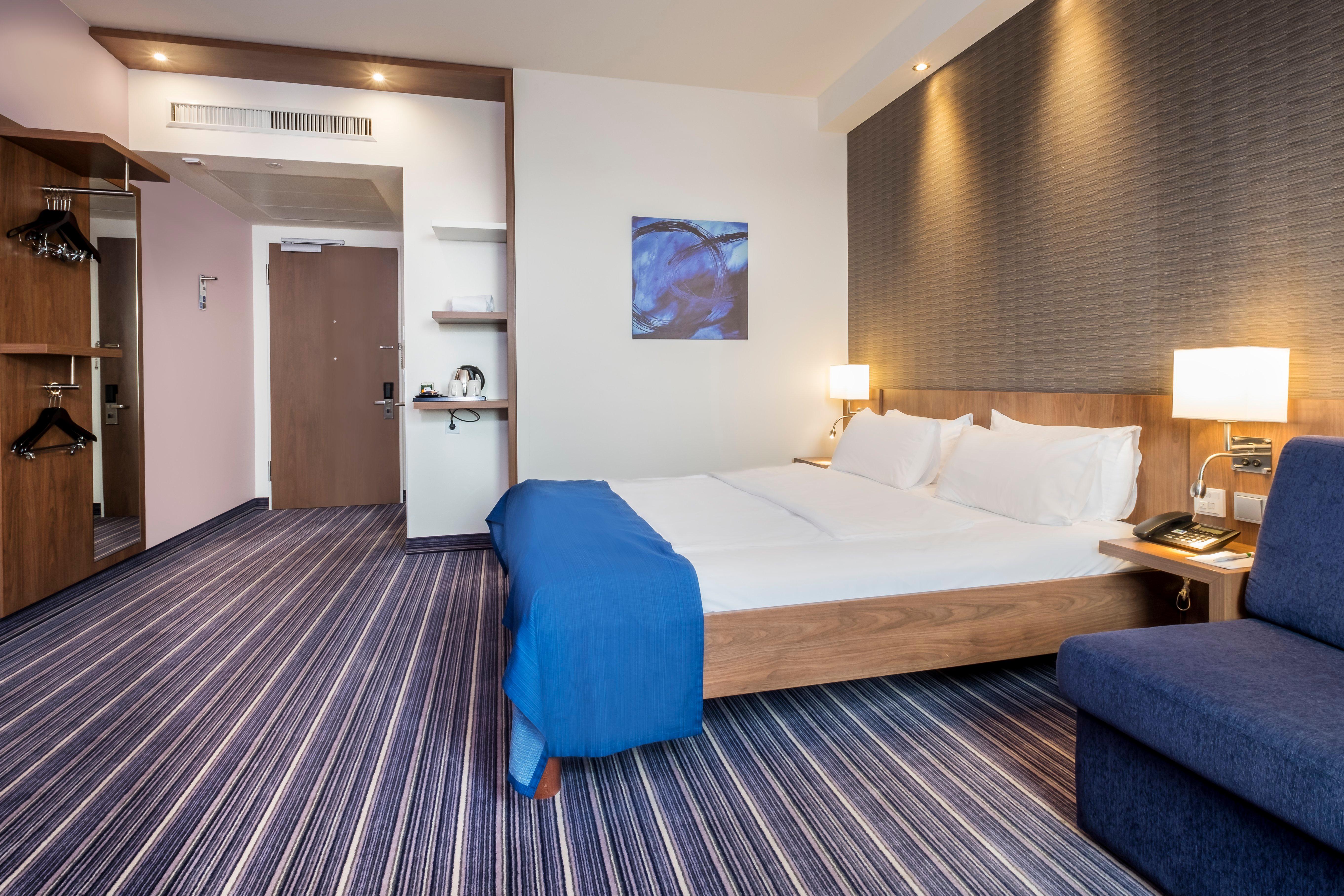 Express Friedrichshafen, An Ihg 3* Friedrichshafen