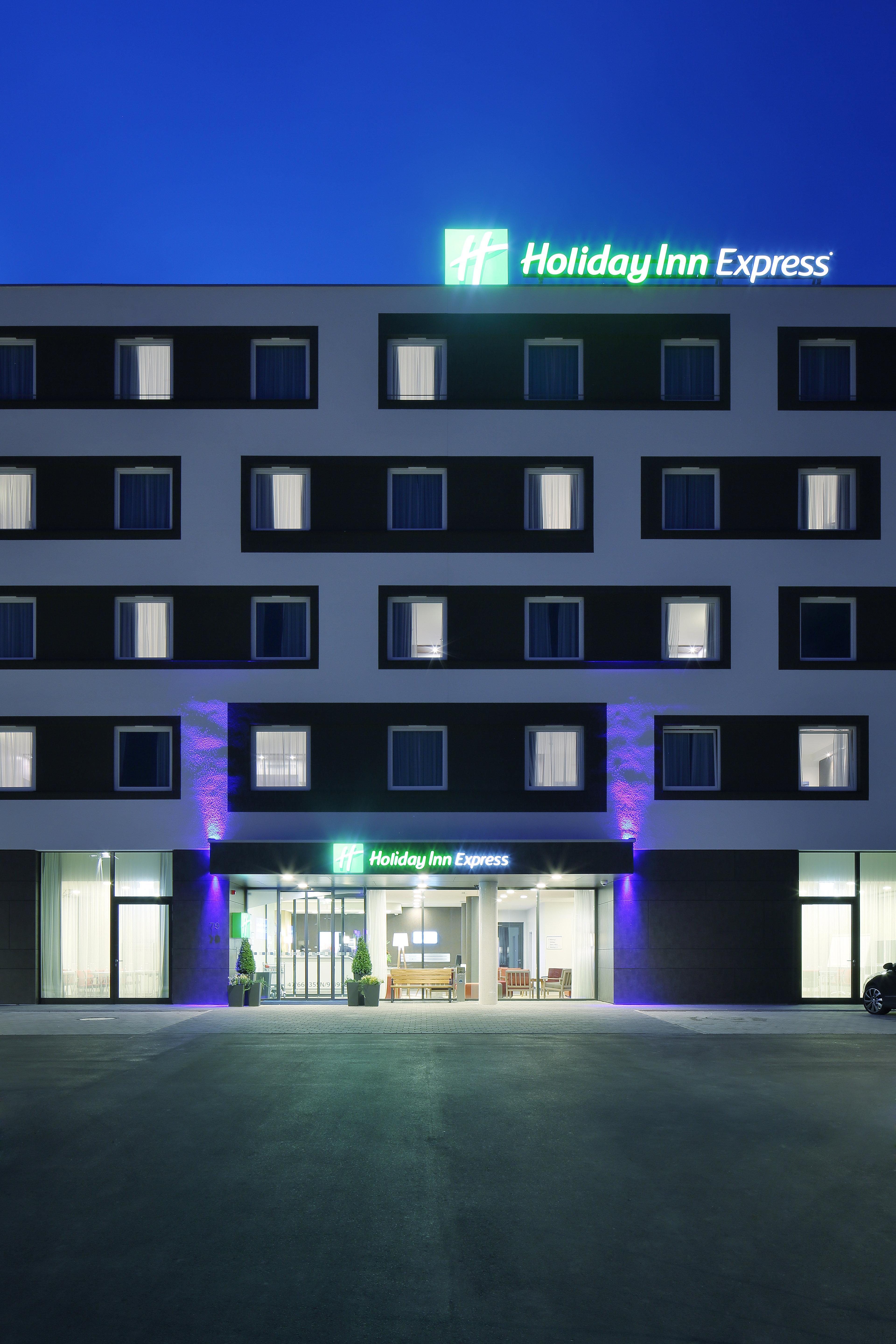Express Friedrichshafen, An Ihg 3* Friedrichshafen