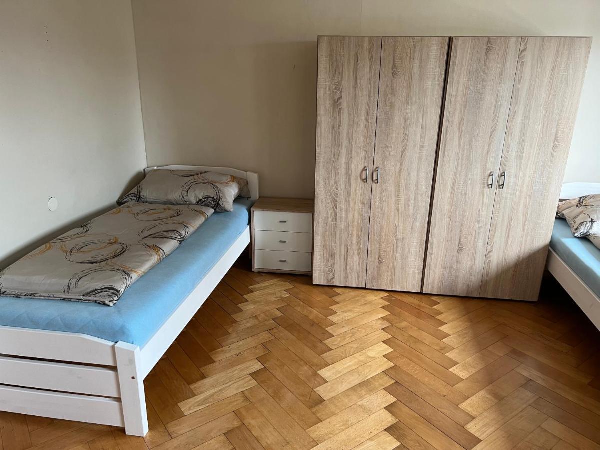 Orkhan Latifov Homestay Hoechst