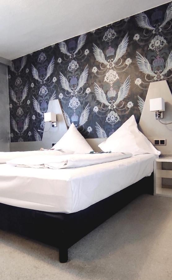 Hellers Twenty Four Ii -24h-check-in- Friedrichshafen