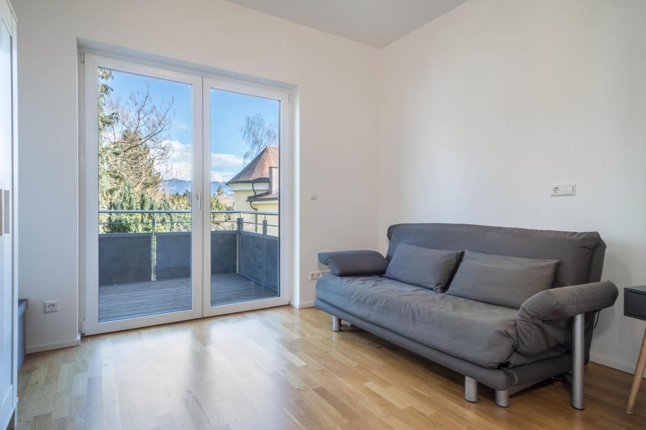 Parkside Apartment *