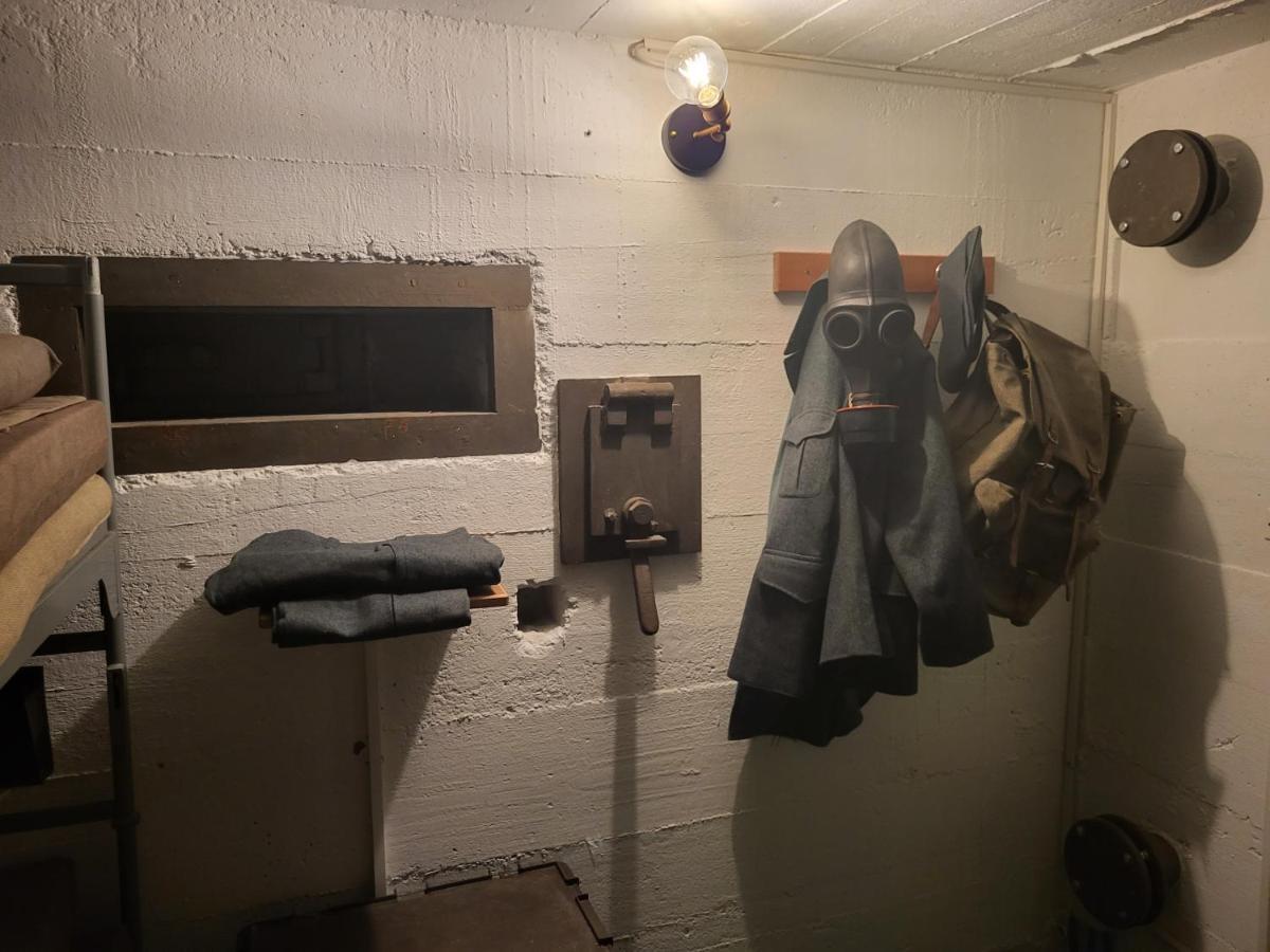 Capsule hotel Swiss Army Night / Militaerbunker
