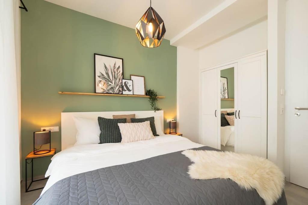 Luxury Apartment, In The Old Town On The Lake... *