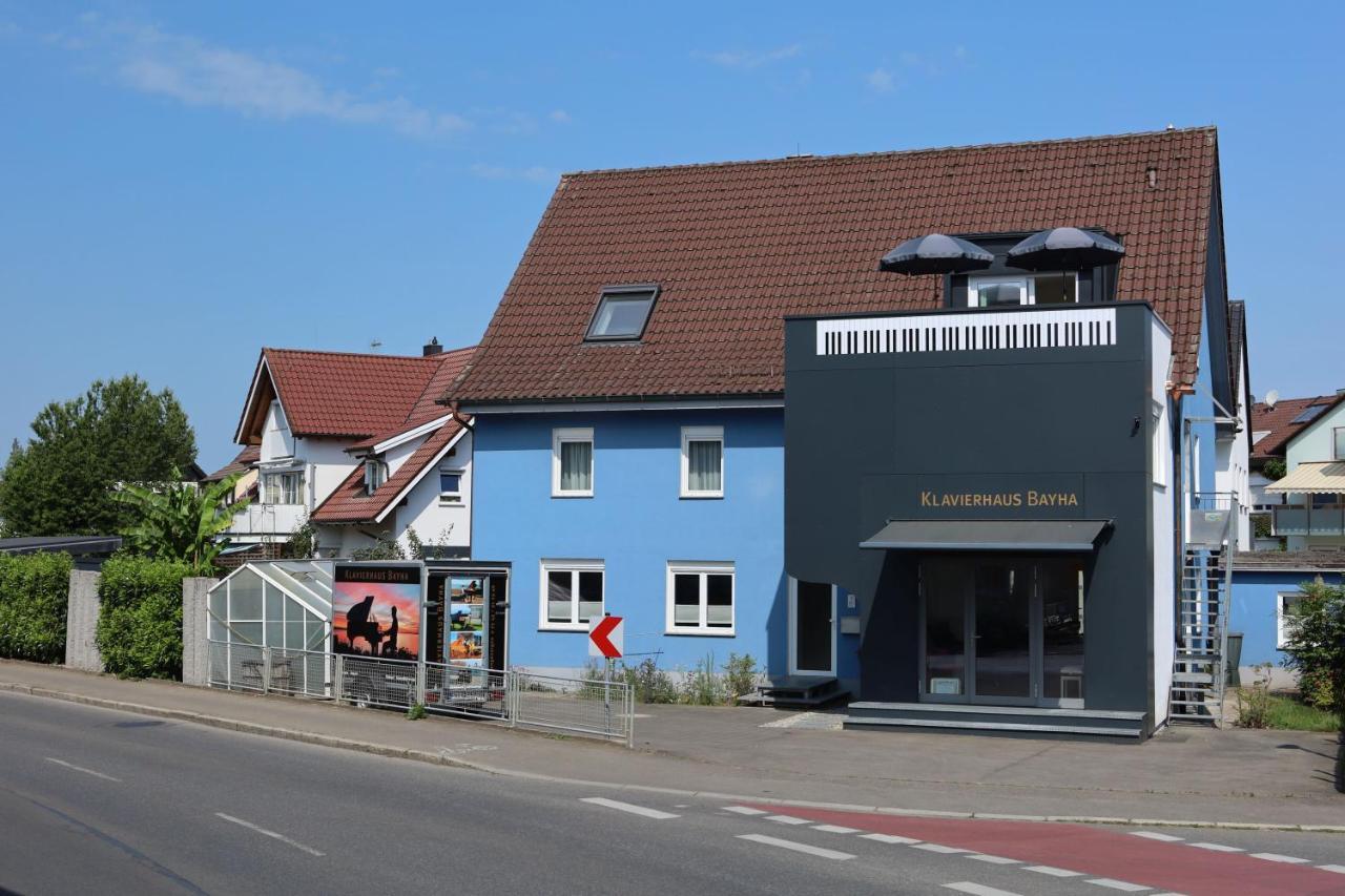 Bayha Im Blauen Haus *