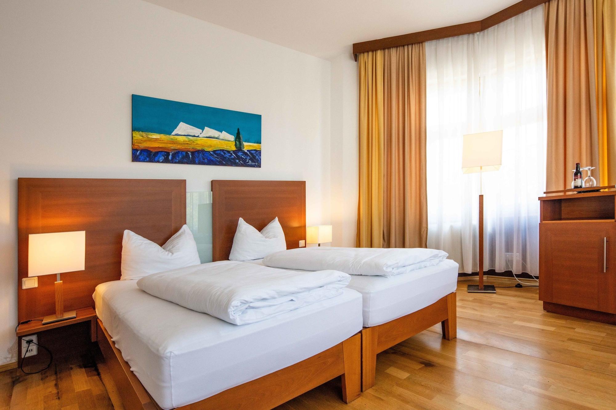 Hotel Graf Zeppelin 3*