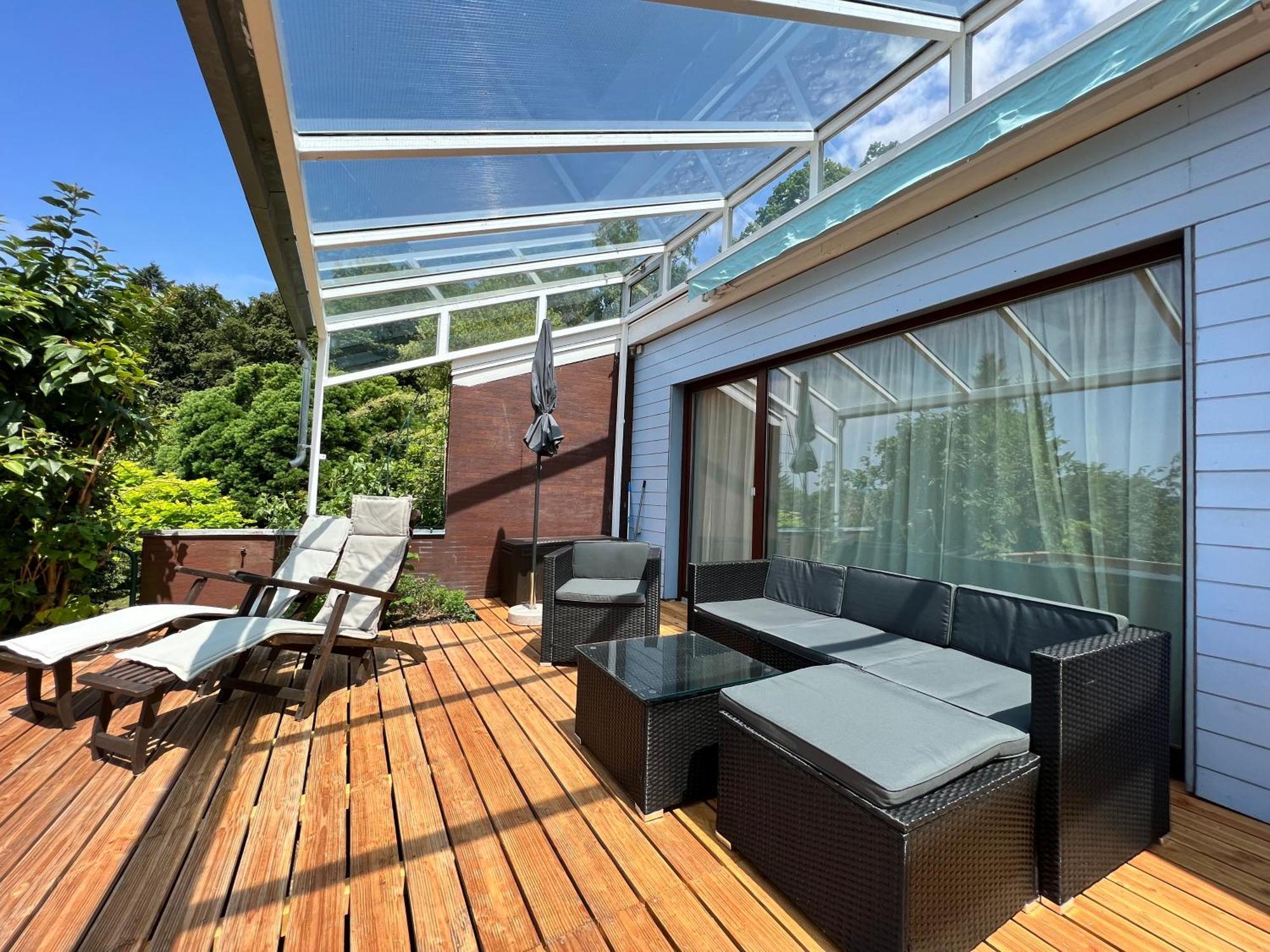 Wellnesshuette Mit Aussenwhirlpool Und Herrlichem See-und Alpenblick Holiday home