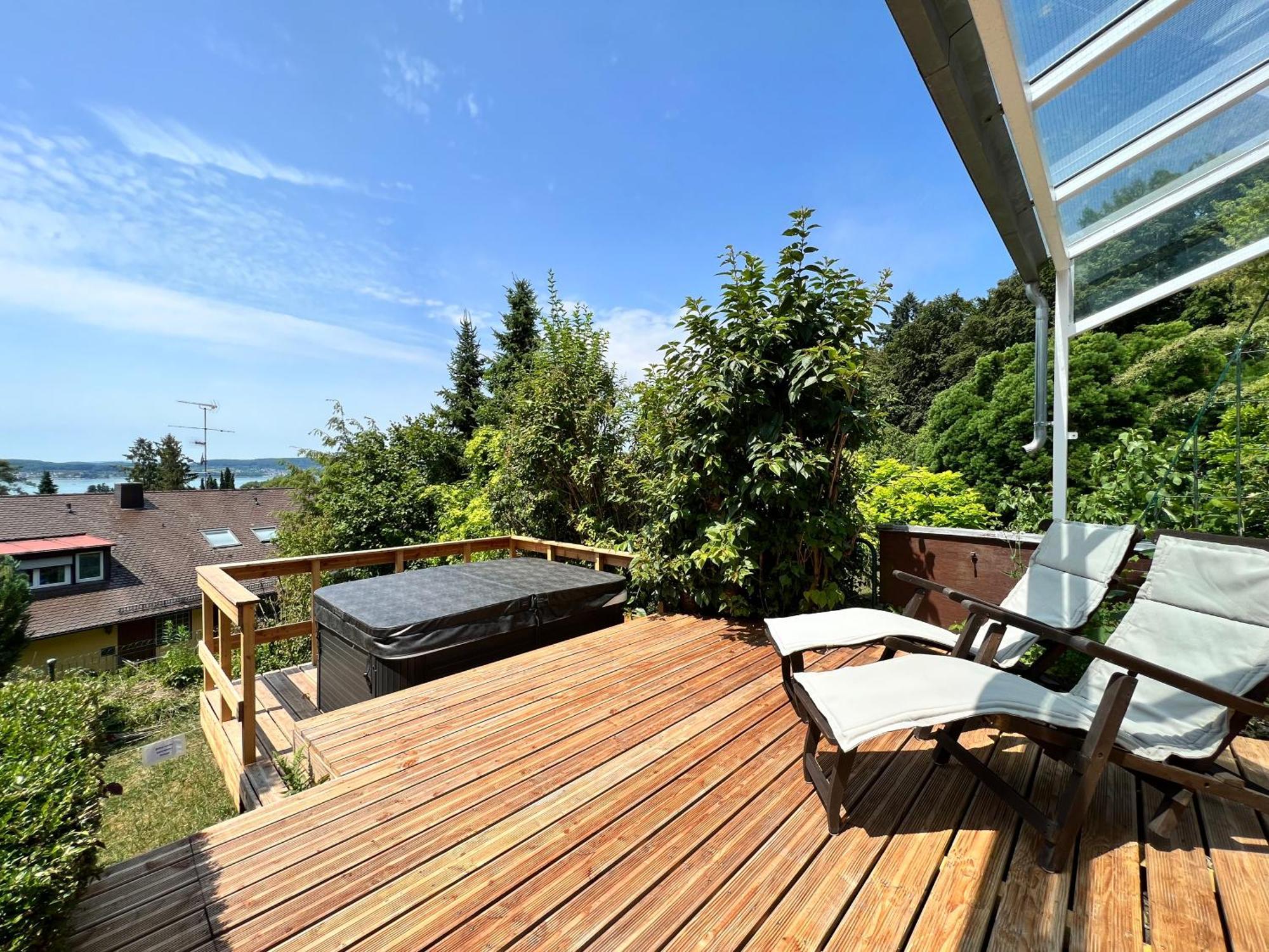 Wellnesshuette Mit Aussenwhirlpool Und Herrlichem See-und Alpenblick Holiday home