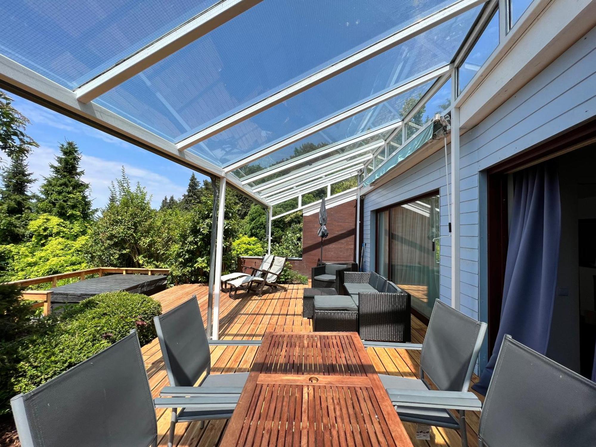 Holiday home Wellnesshuette Mit Aussenwhirlpool Und Herrlichem See-und Alpenblick *