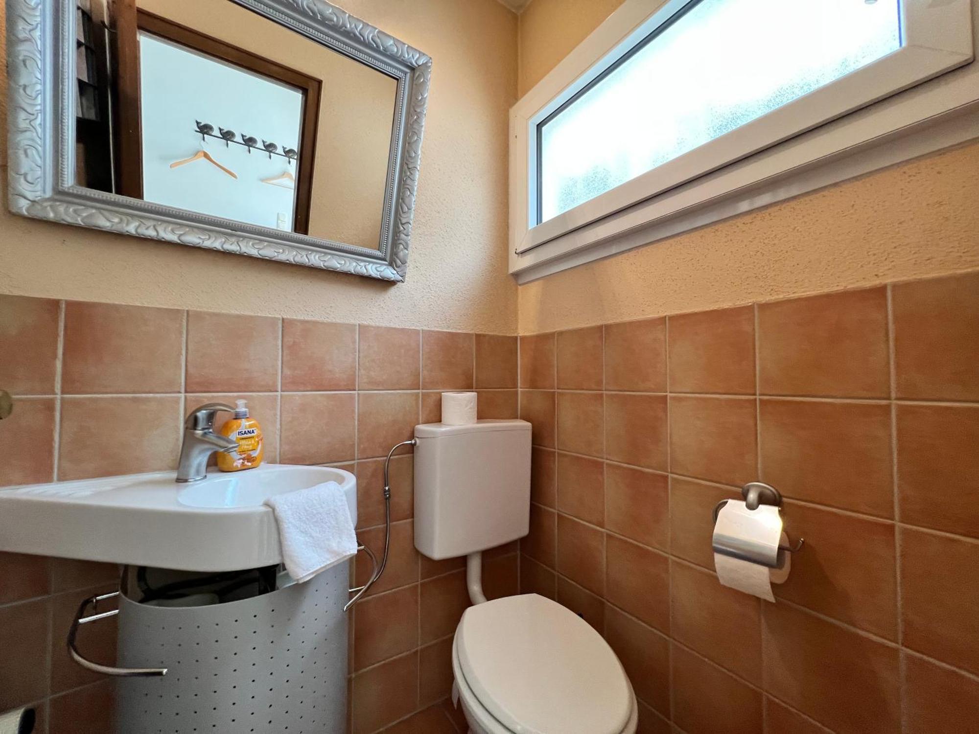 Holiday home Wellnesshuette Mit Aussenwhirlpool Und Herrlichem See-und Alpenblick