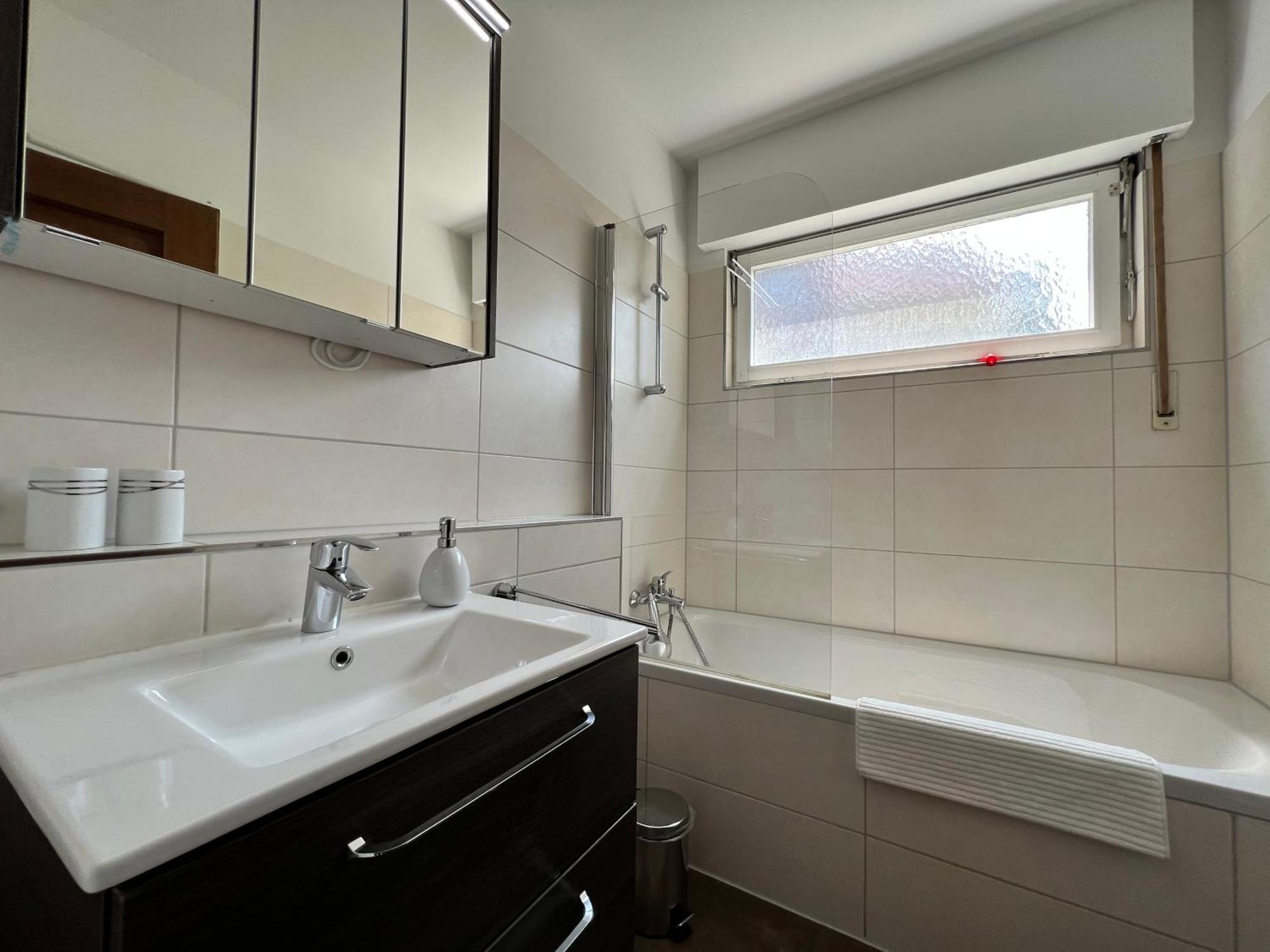 Holiday home Wellnesshuette Mit Aussenwhirlpool Und Herrlichem See-und Alpenblick Uberlingen