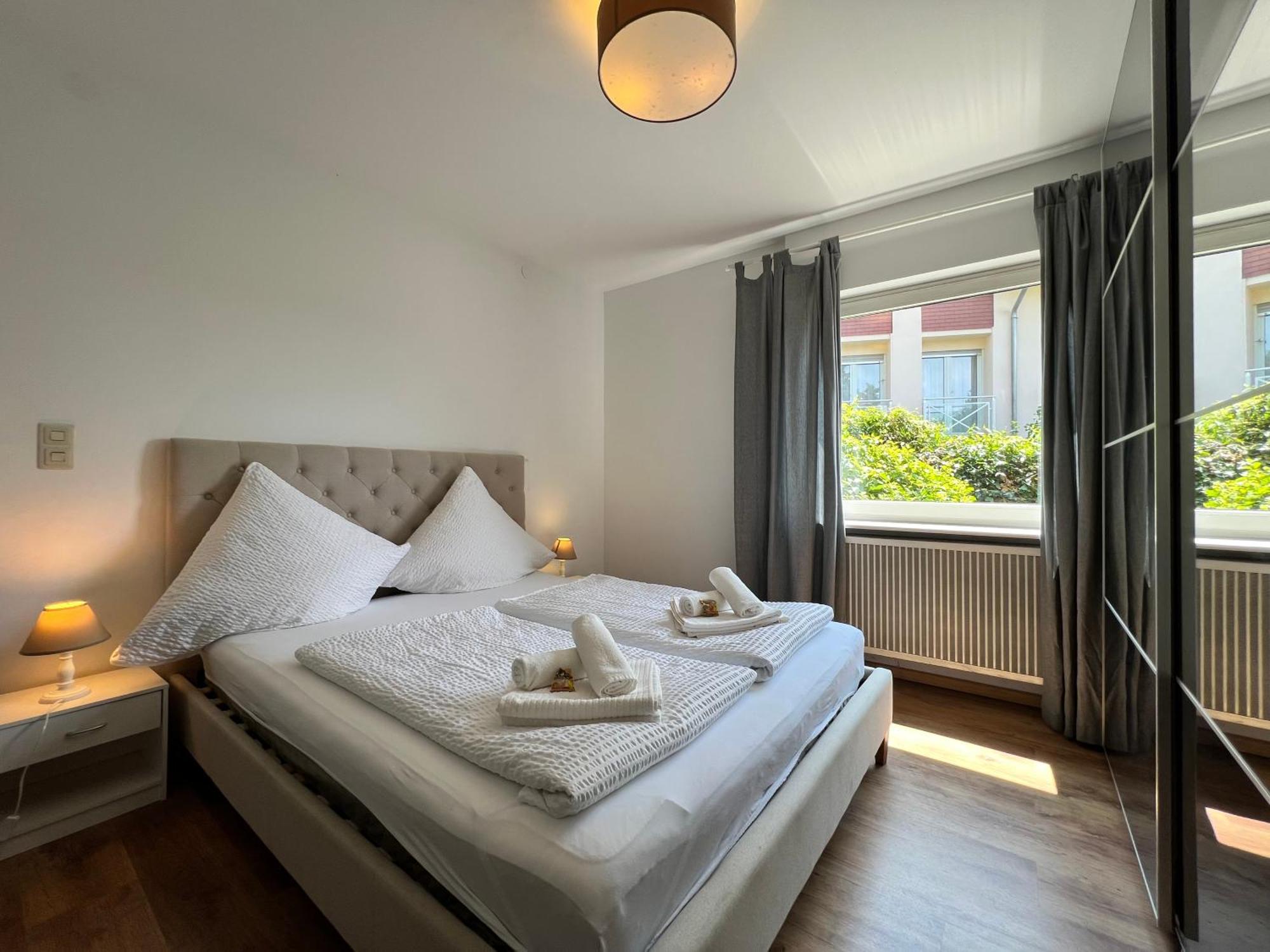 Wellnesshuette Mit Aussenwhirlpool Und Herrlichem See-und Alpenblick *