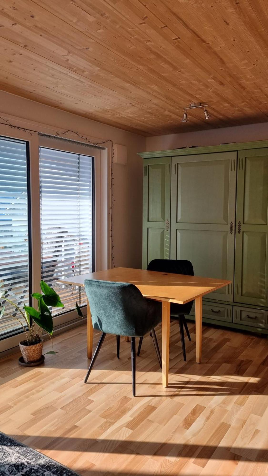 Charismatisch Und Gemuetlich In Guettingen, Nah Zum Buchensee Und Bodensee, Tolle Lage Apartment *