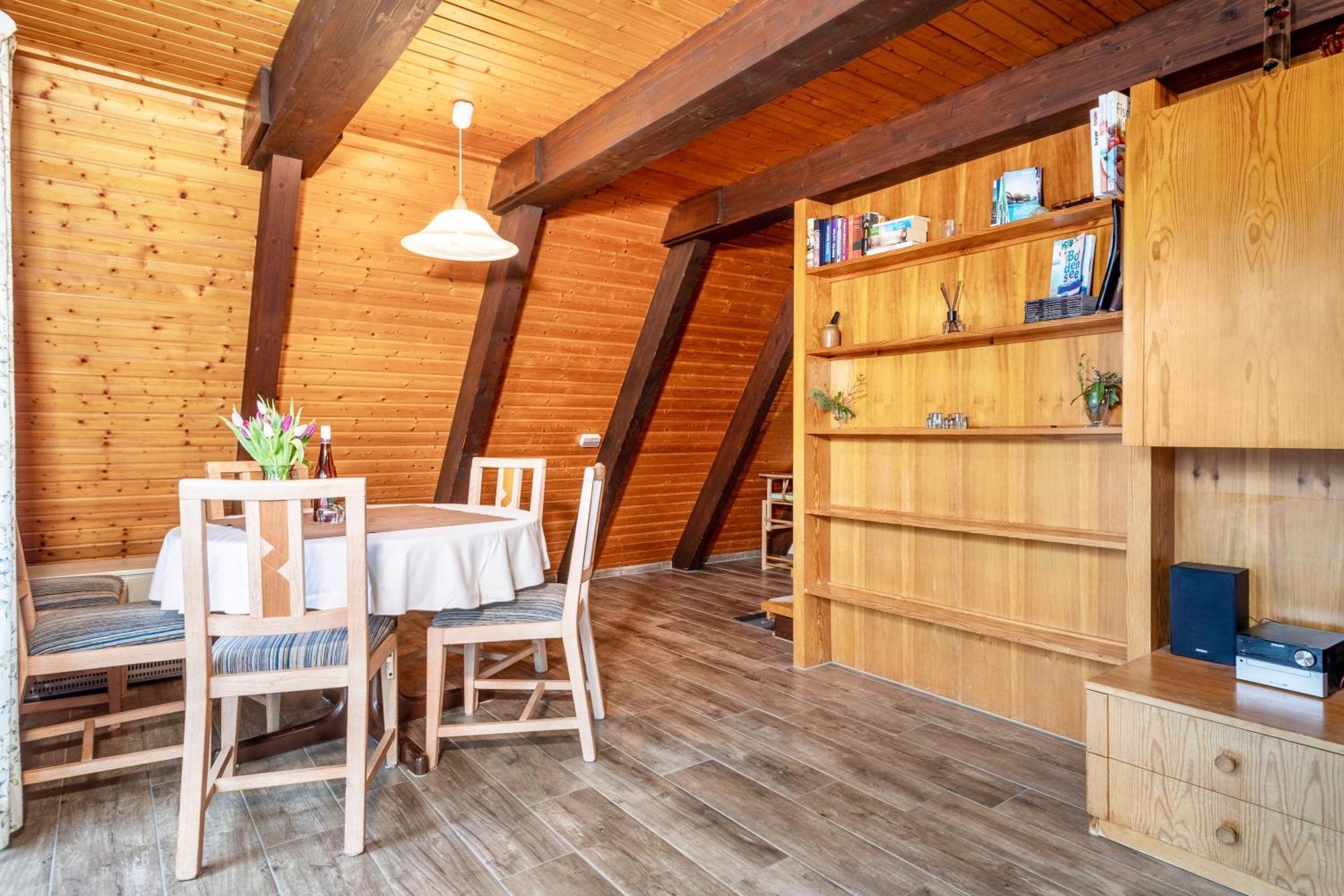 Gemuetliches Nurdachhaus Bodensee Ferienhaus Immenstaad am Bodensee