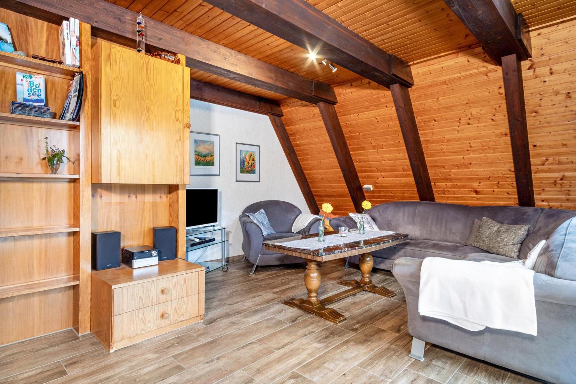 Gemuetliches Nurdachhaus Bodensee Ferienhaus Immenstaad am Bodensee