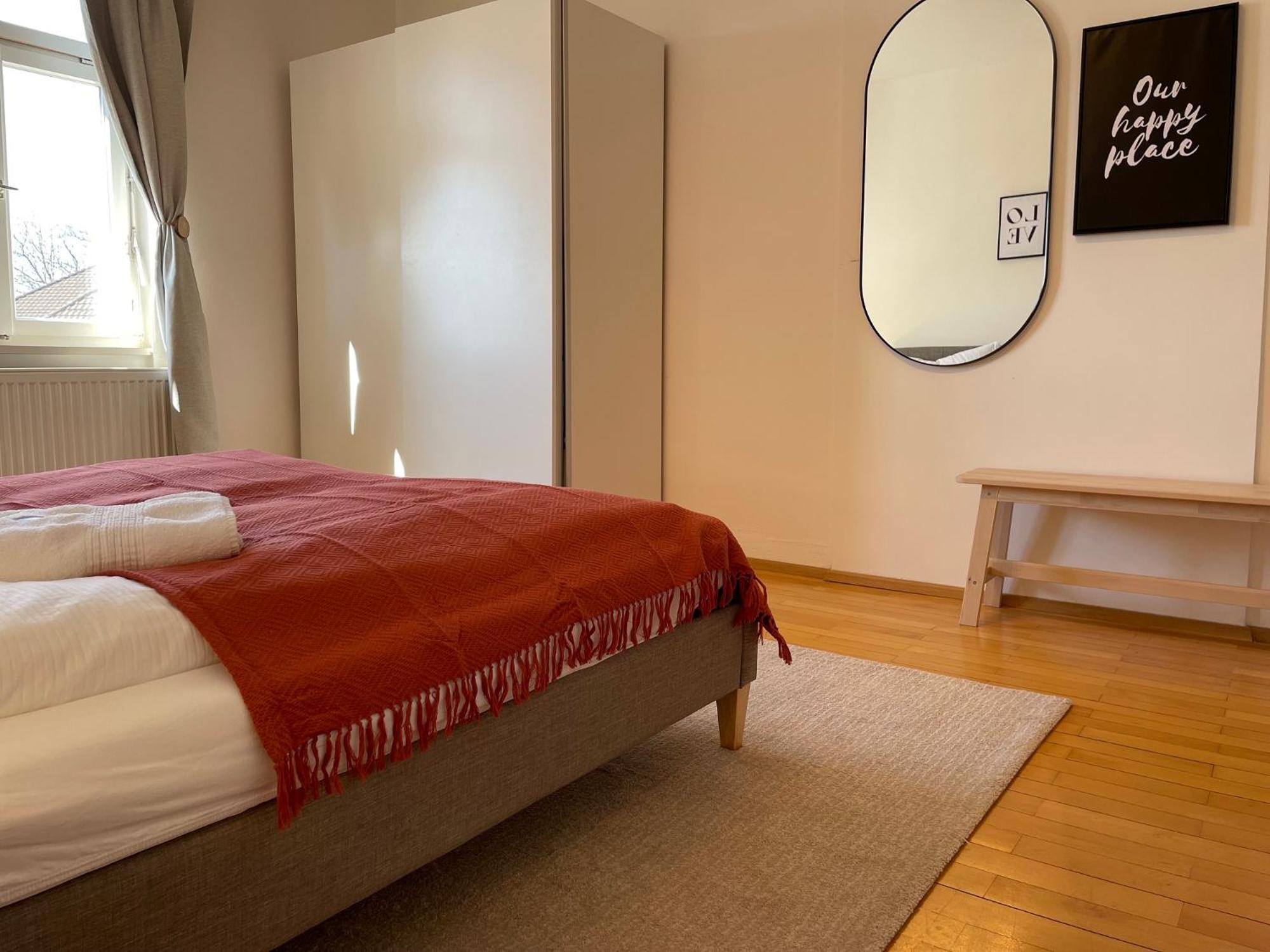 Im Zentrum Von Lochau, #4 *