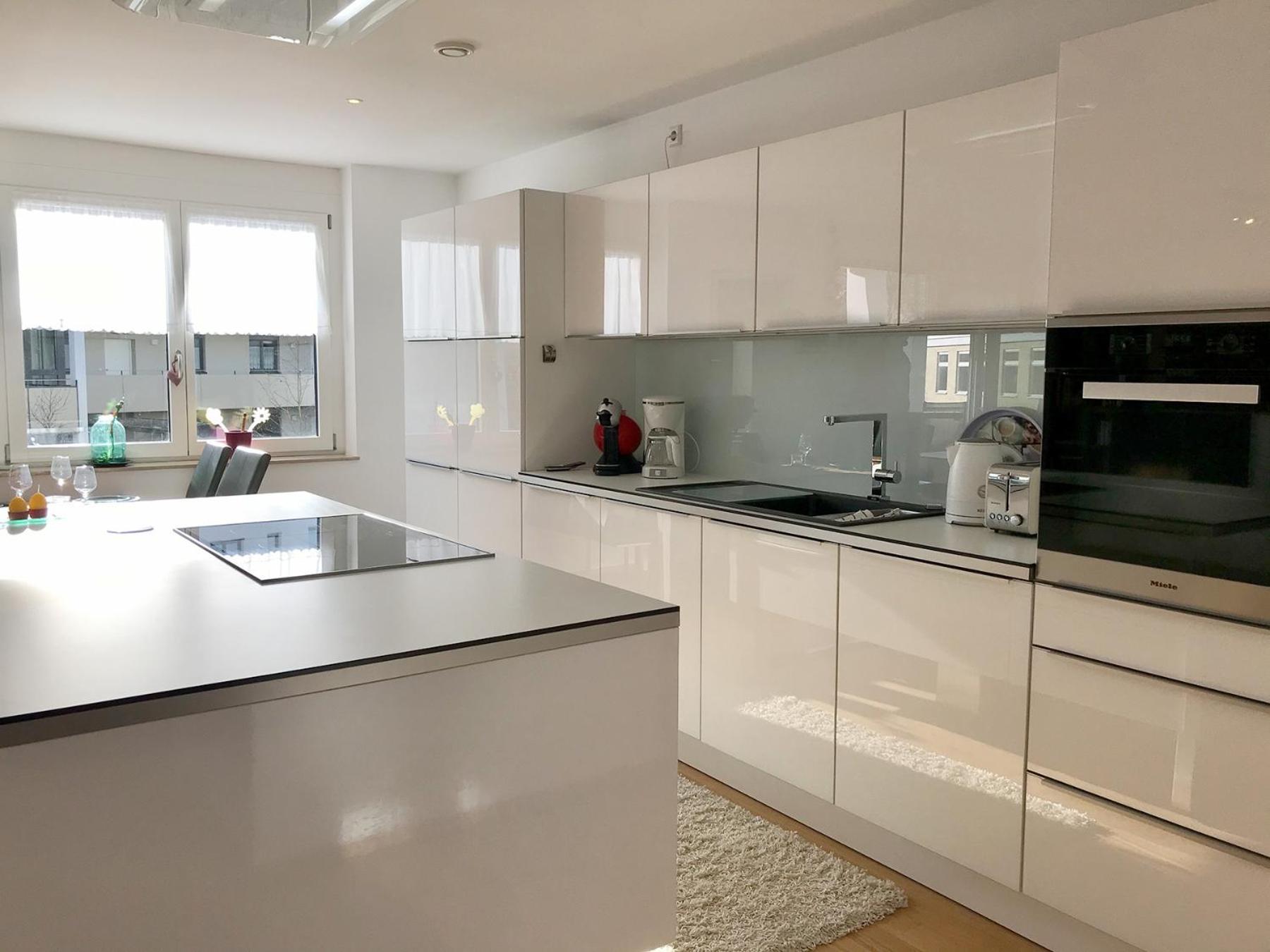 Apartment 1st Floor - Hochwertige Mit Balkon Und Aufzug *