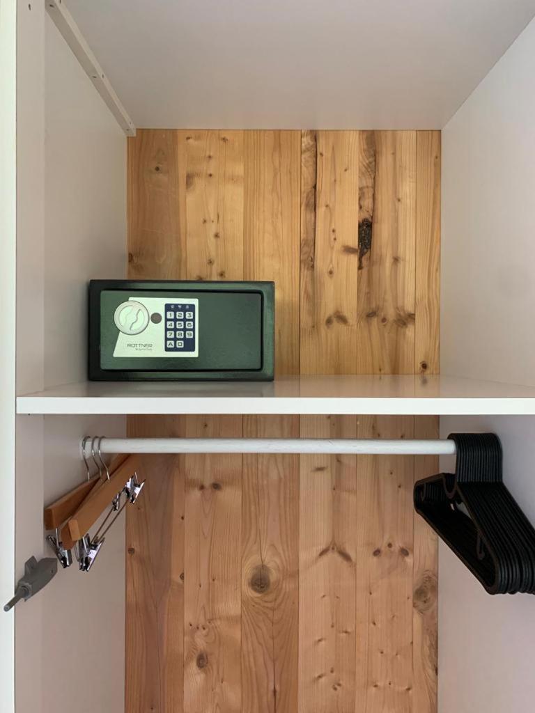 Apartment Design-apartment Im Architekten-haus Aus Holz Bregenz
