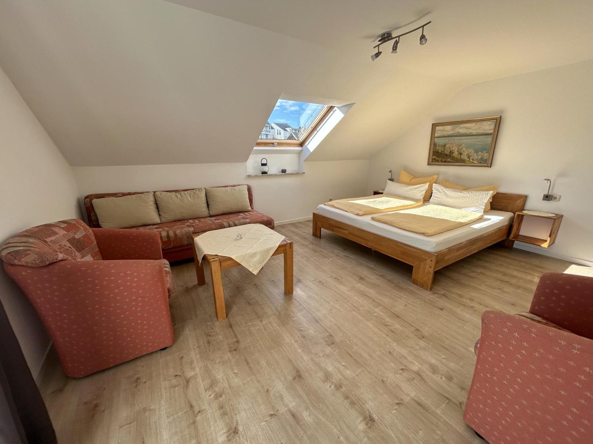 Guest house Gaestehaus Sommertal, Eigener Parkplatz, 800m Zum Bodensee, 300m Zur Altstadt