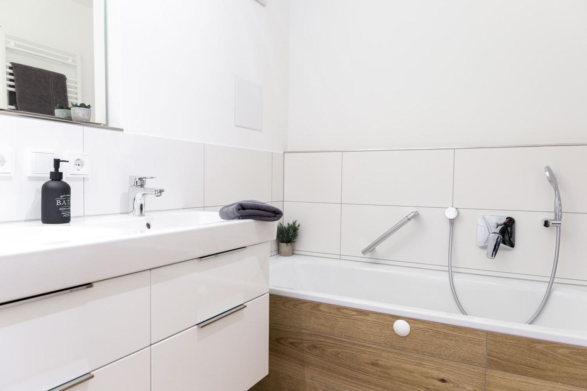 Apartment Living Timeless- Happy Living Bodensee Direkt Am Mit Billard, Parkplatz Und Balkon Fuer Bis Zu 6 Personen *