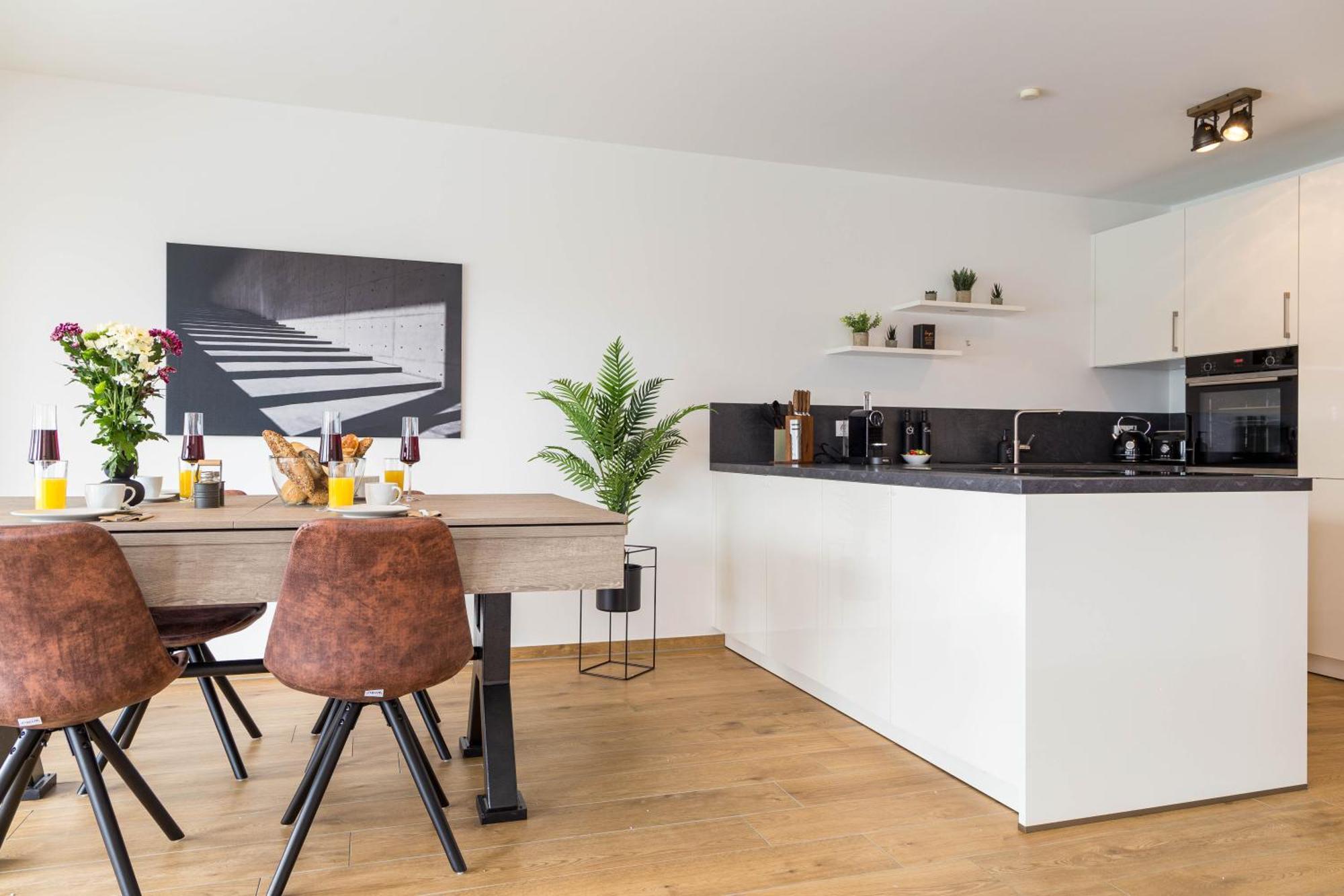Living Timeless- Happy Living Bodensee Direkt Am Mit Billard, Parkplatz Und Balkon Fuer Bis Zu 6 Personen *