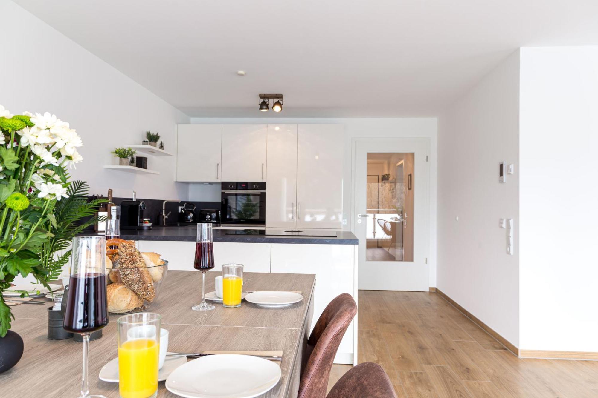 Apartment Living Timeless- Happy Living Bodensee Direkt Am Mit Billard, Parkplatz Und Balkon Fuer Bis Zu 6 Personen