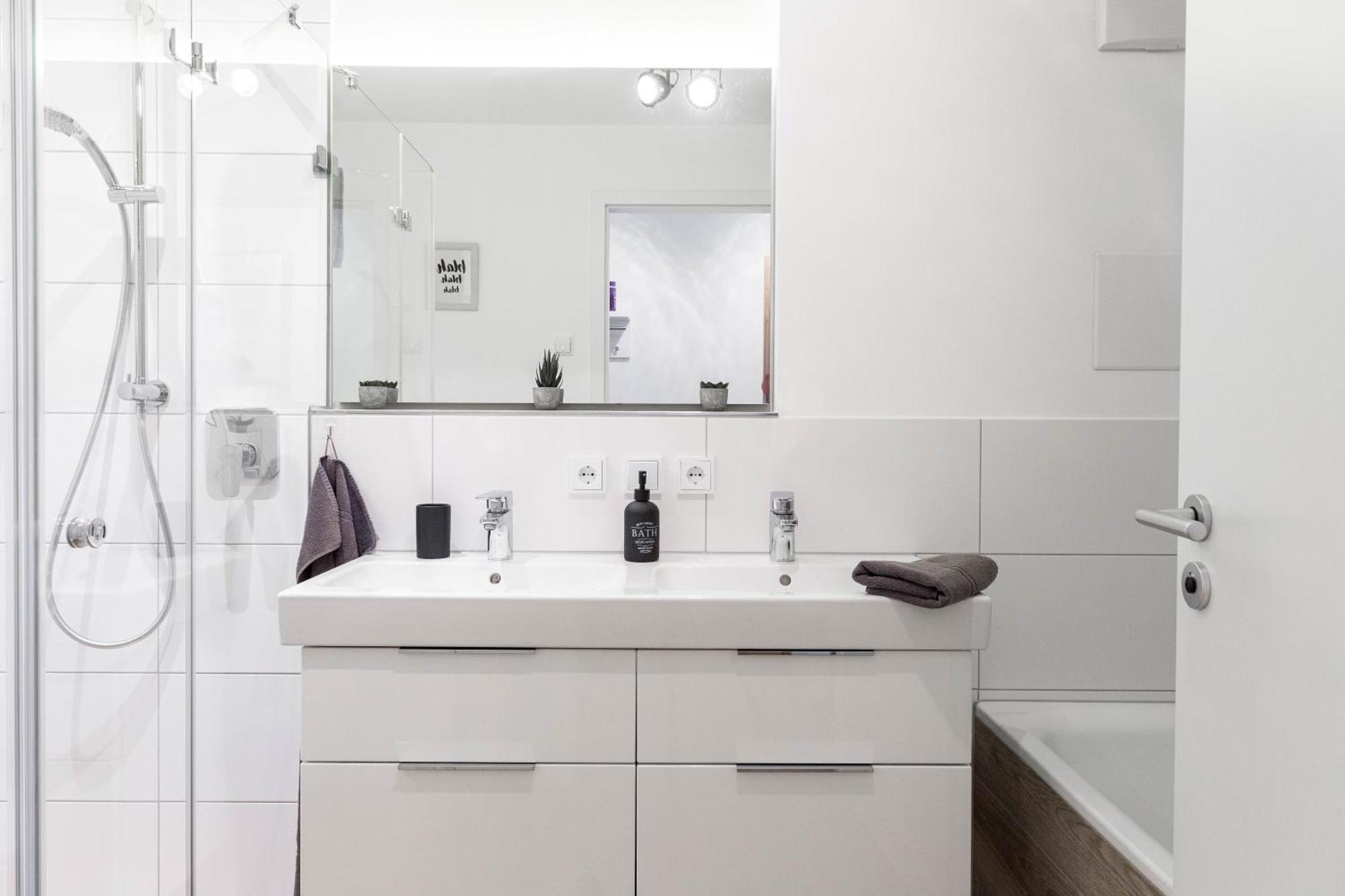 Living Timeless- Happy Living Bodensee Direkt Am Mit Billard, Parkplatz Und Balkon Fuer Bis Zu 6 Personen Apartment *
