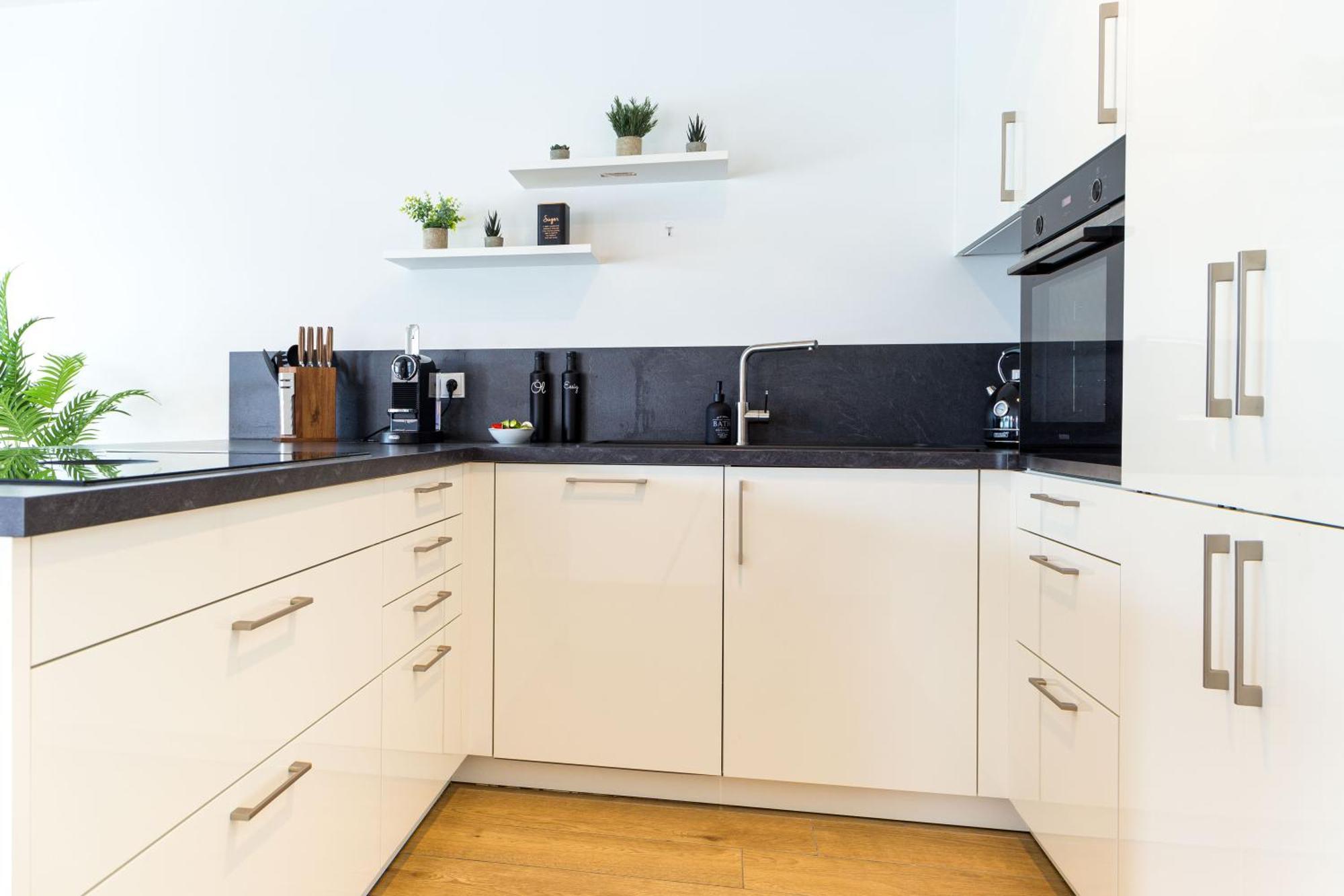 Apartment Living Timeless- Happy Living Bodensee Direkt Am Mit Billard, Parkplatz Und Balkon Fuer Bis Zu 6 Personen *