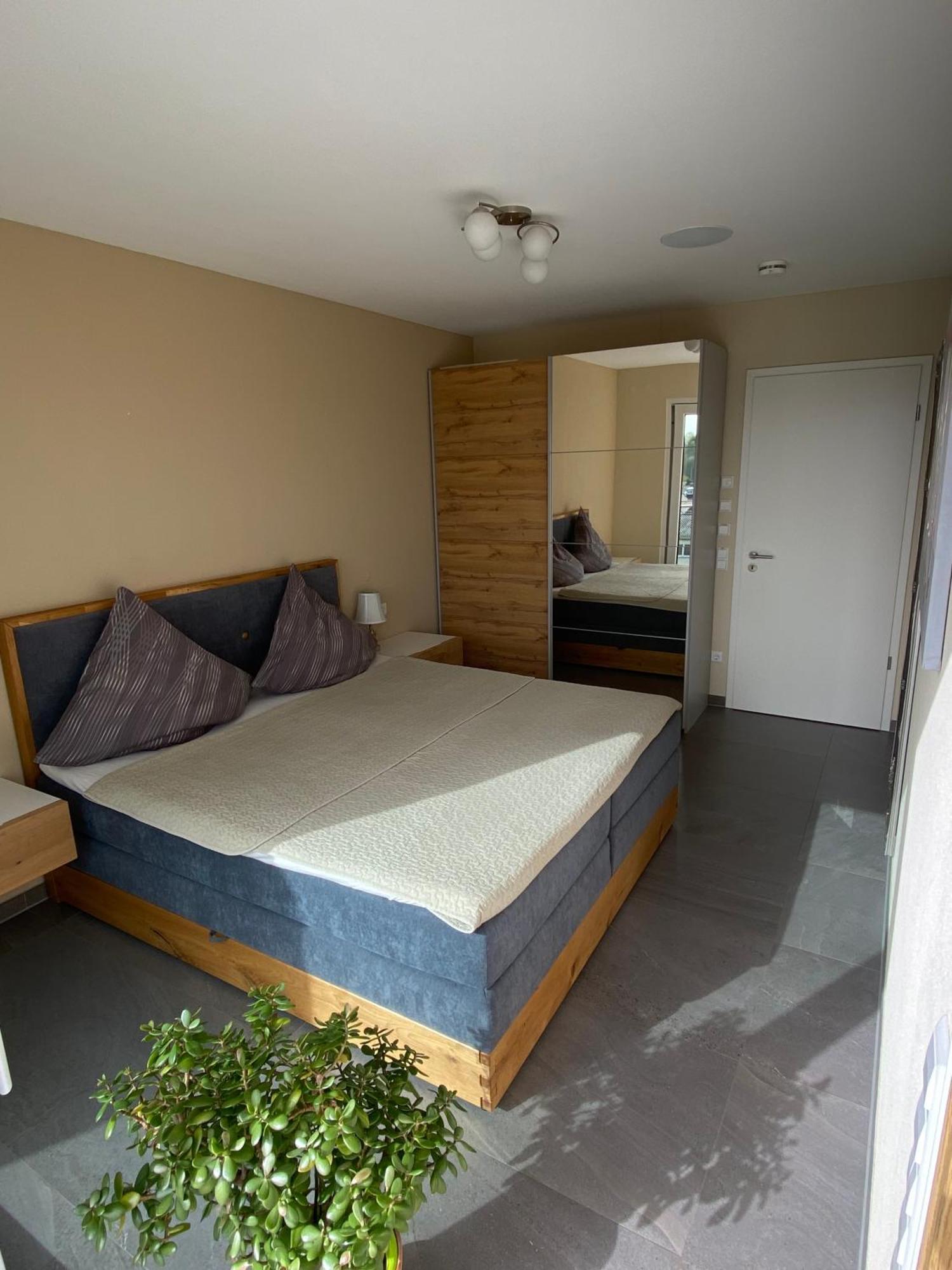 Penthouse Mit Alpenblick * Friedrichshafen