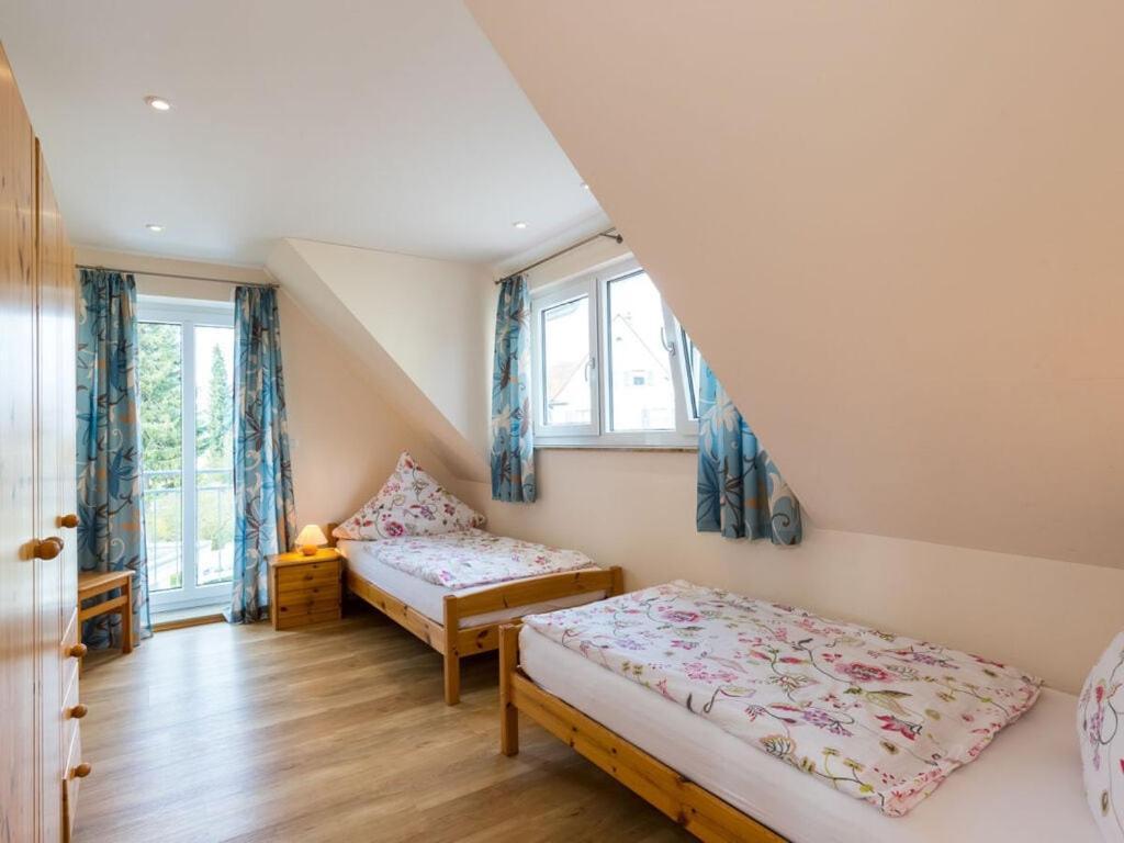 Oak Modern Retreat In Uberlingen
