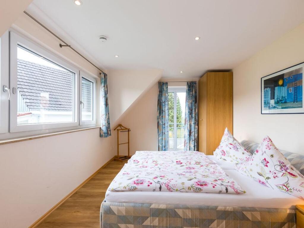 Oak Modern Retreat In Holiday home *
