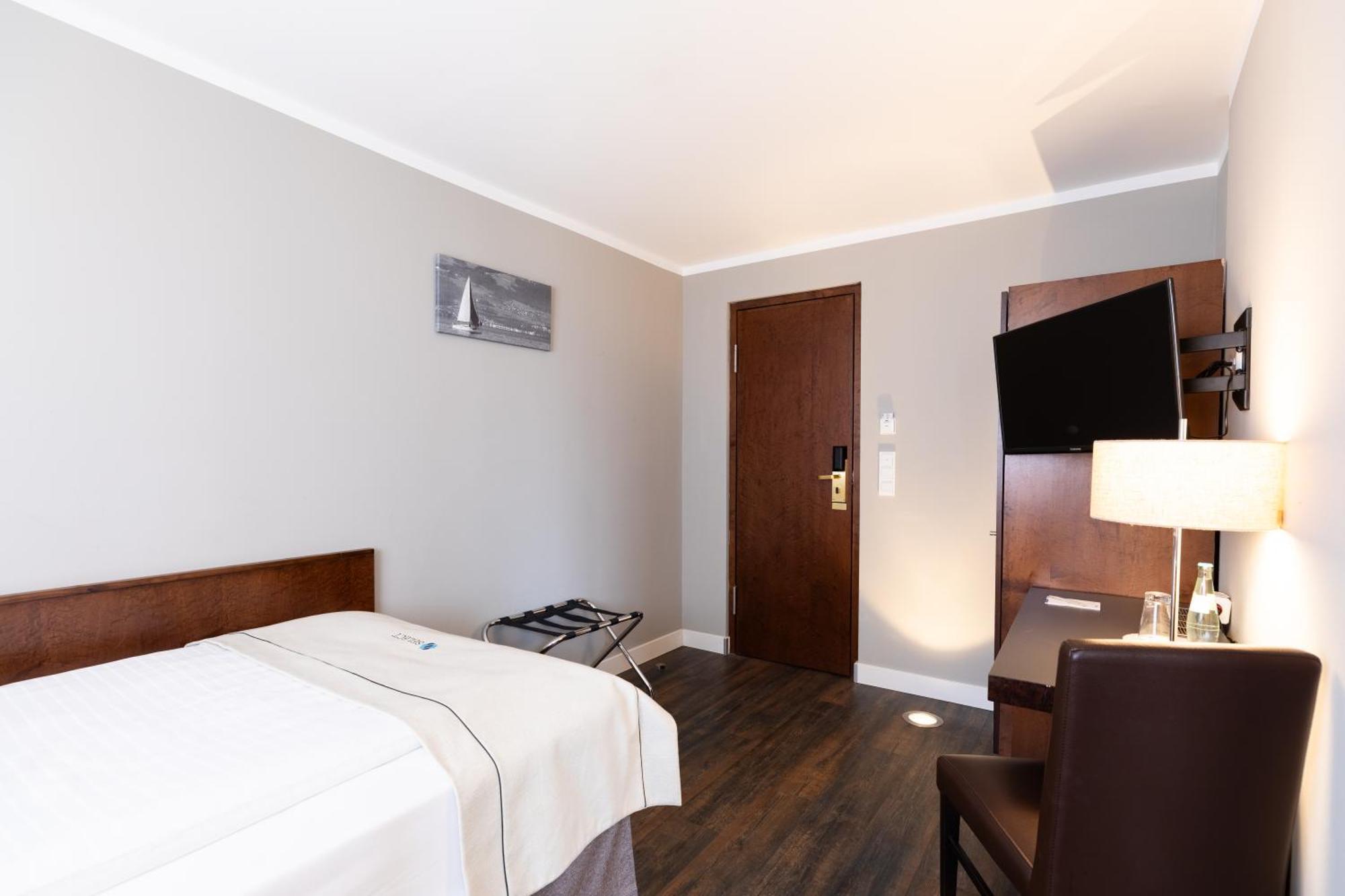 Select Hotel