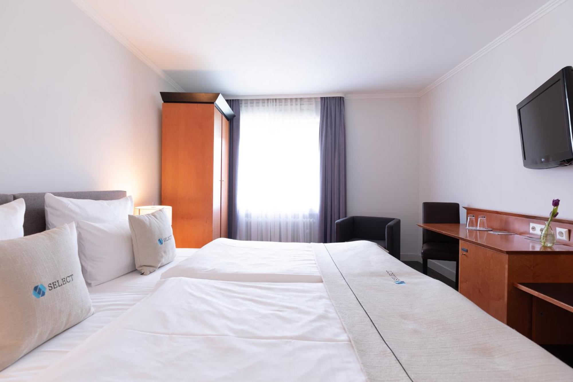 Select Hotel 3*