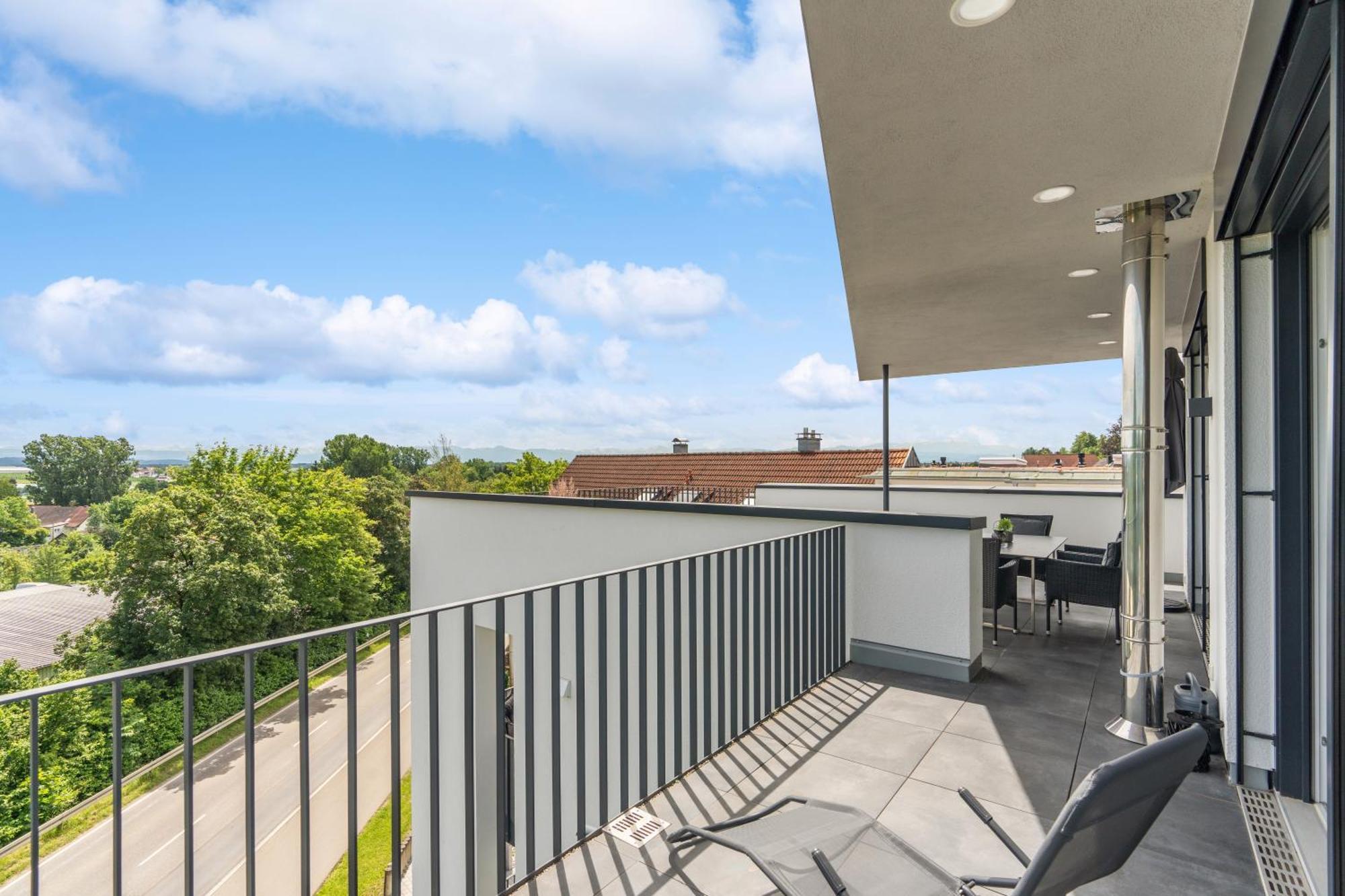 Anytime - Penthouse Mit Terrasse Und Bergsicht Friedrichshafen