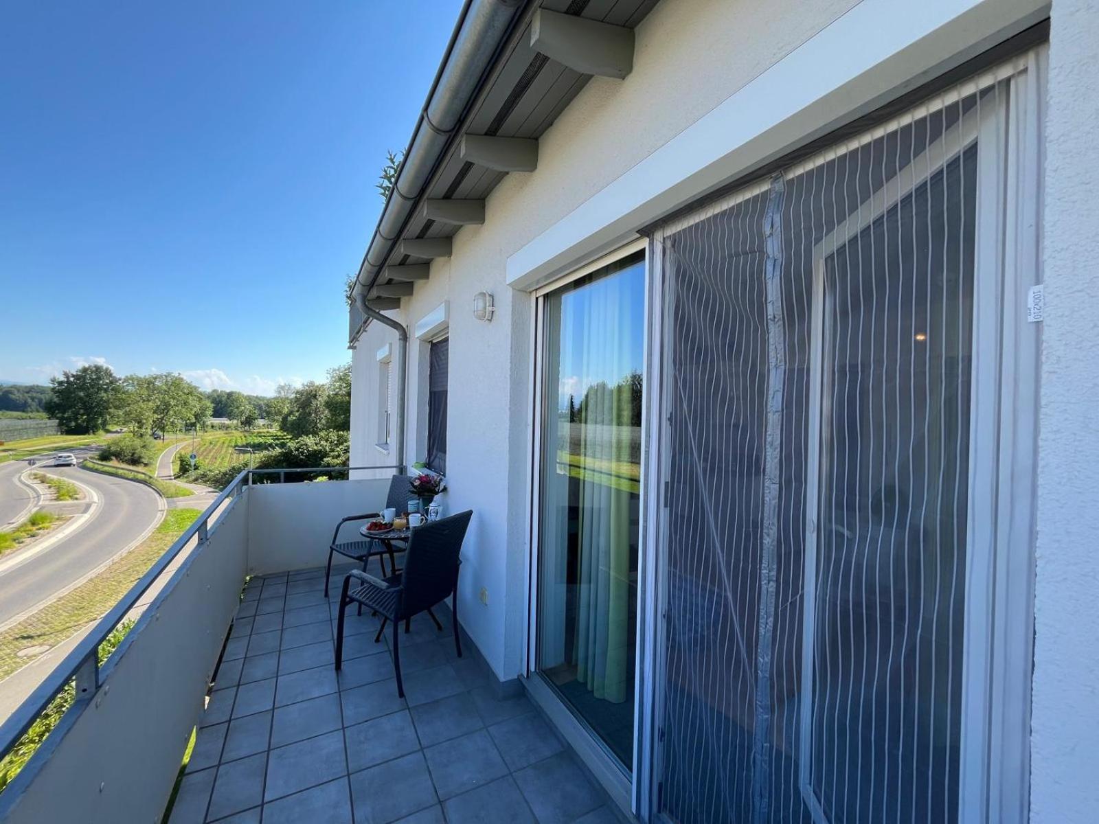 Cozy With Balcony Apartment Friedrichshafen