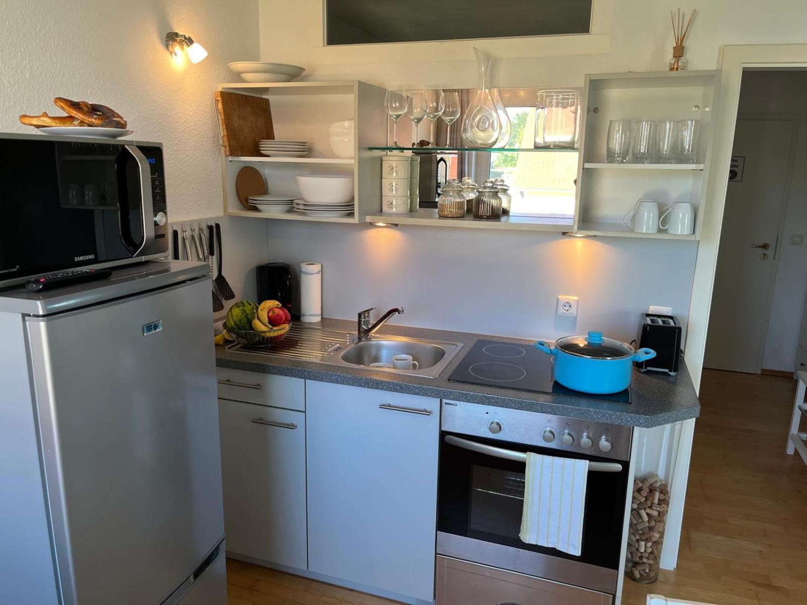 Cozy With Balcony Apartment Friedrichshafen