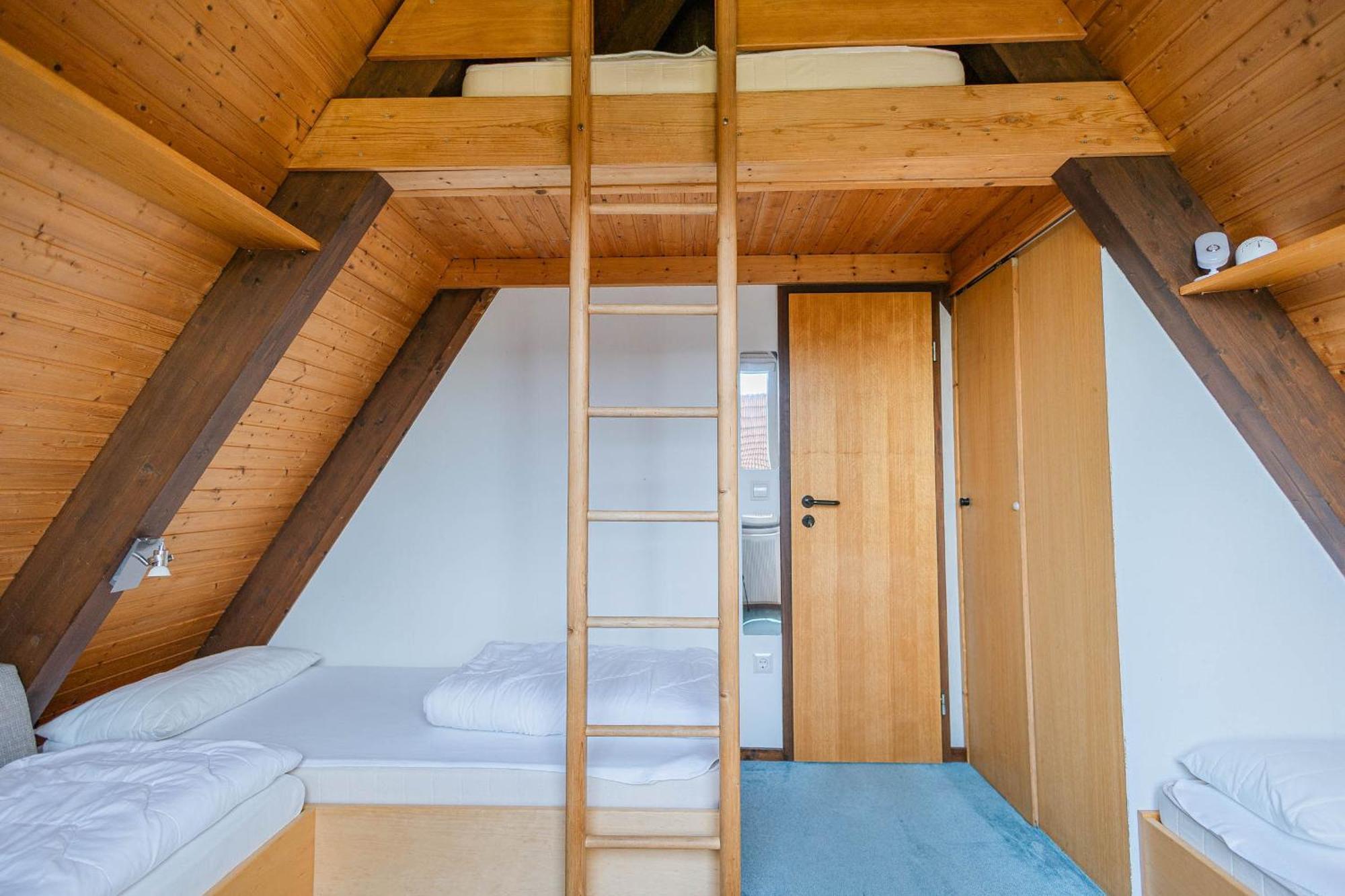 Ferienwohnpark Nurdachhaus Typ 8 Holiday home Immenstaad am Bodensee