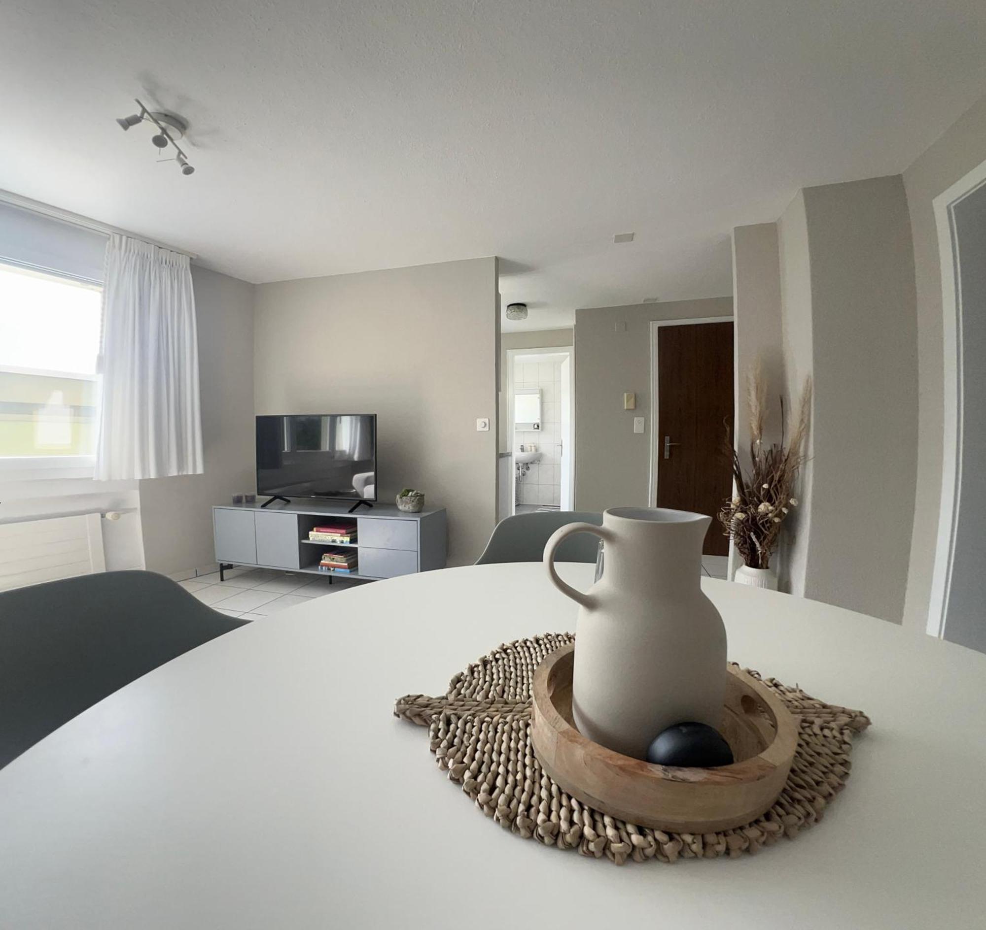 Sun Sea Apartment Horn