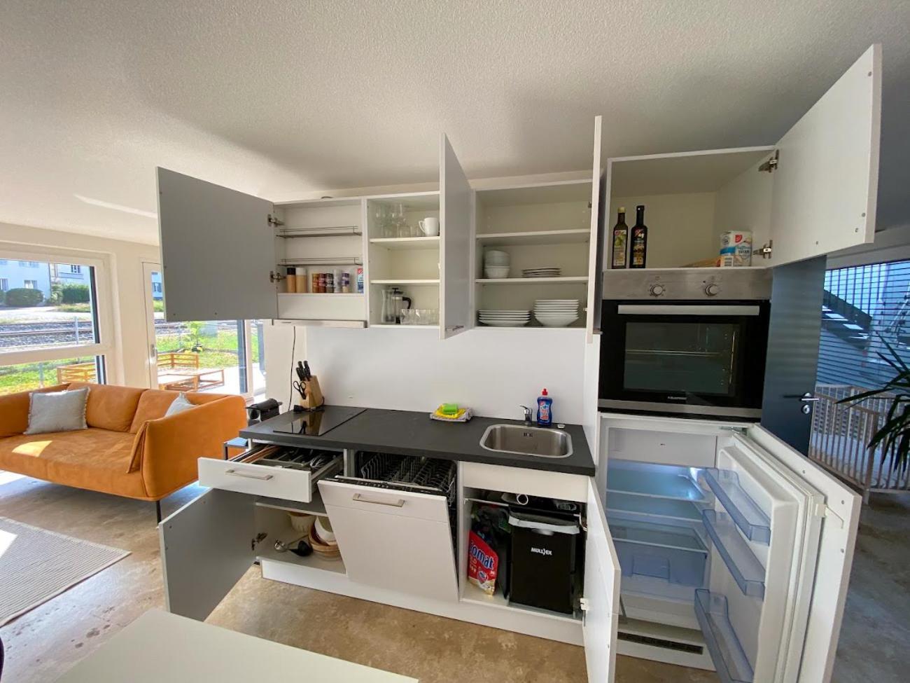 Lakeside Apartment *