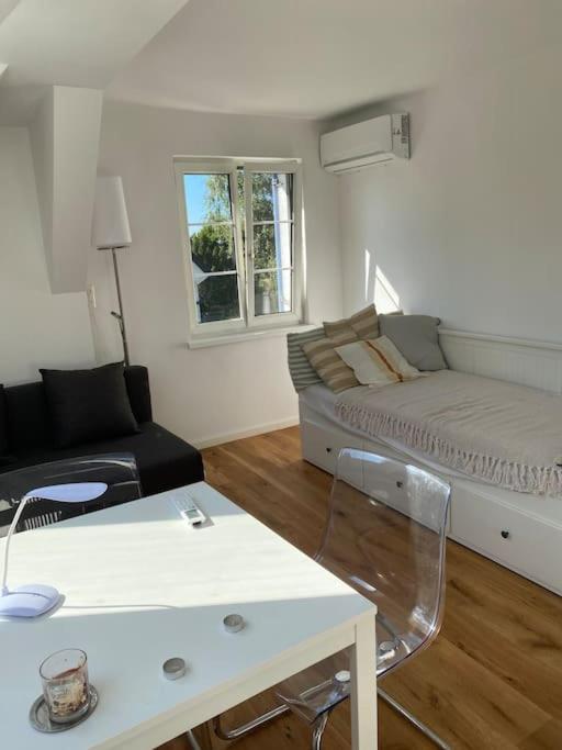 Dachwohnung Im Villenviertel