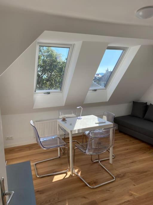Dachwohnung Im Villenviertel *