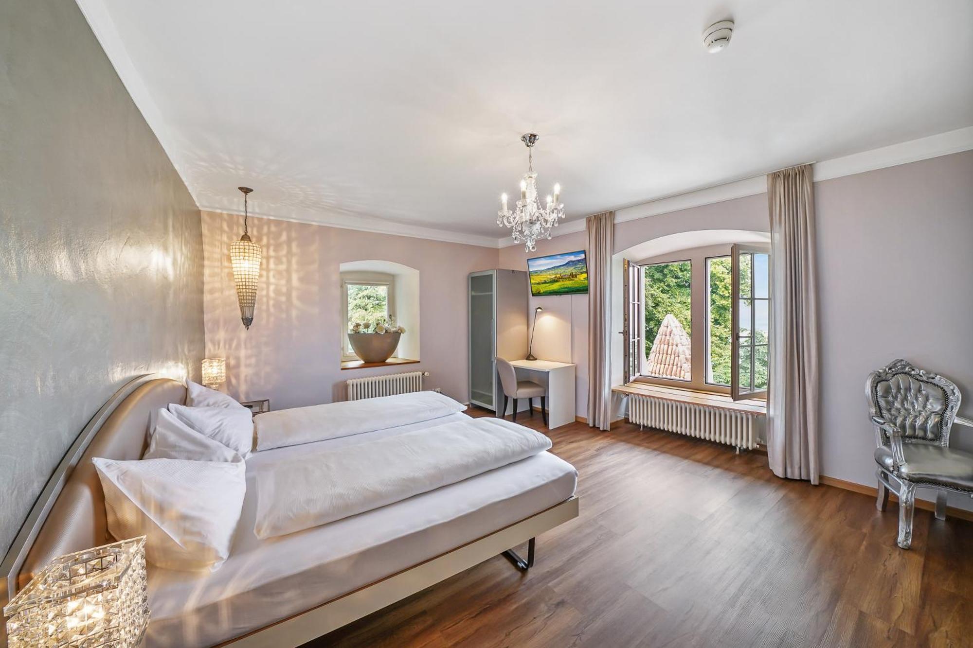 Hotel Schloss Wartensee 3*