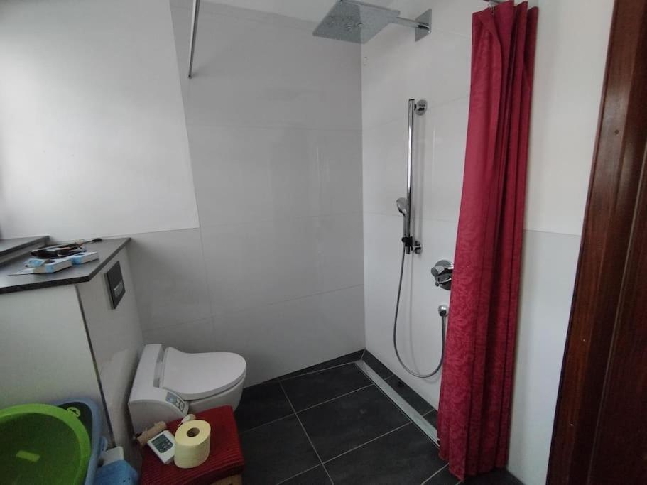 Geraeumige 100qm - Wohnung, Am Bodensee Apartment
