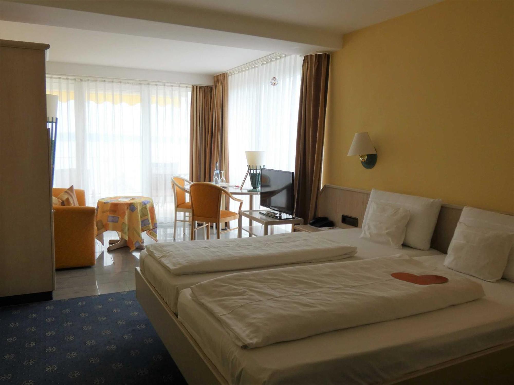 Off Hotel 4*