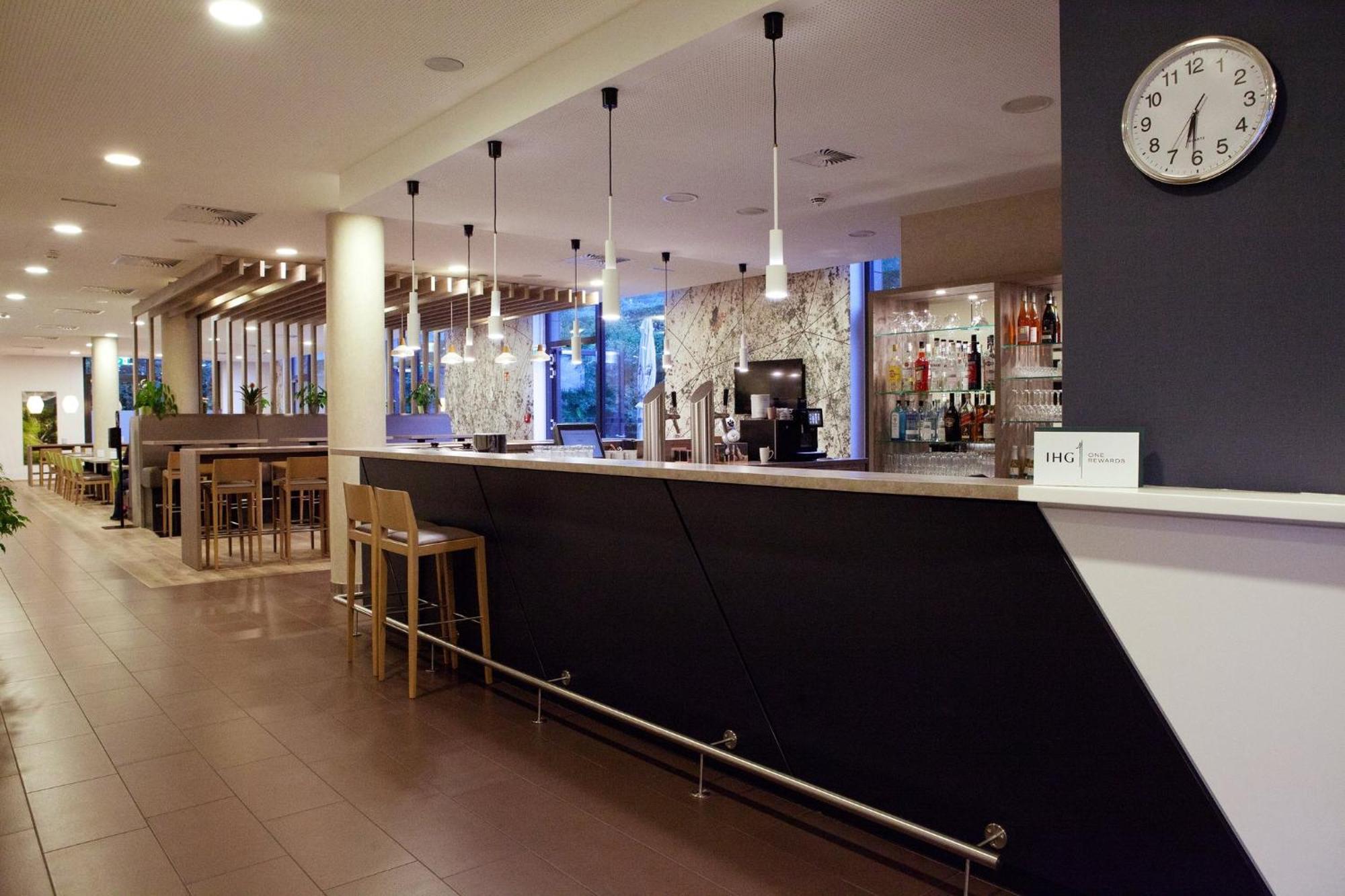 Hotel Express Friedrichshafen, An Ihg 3*