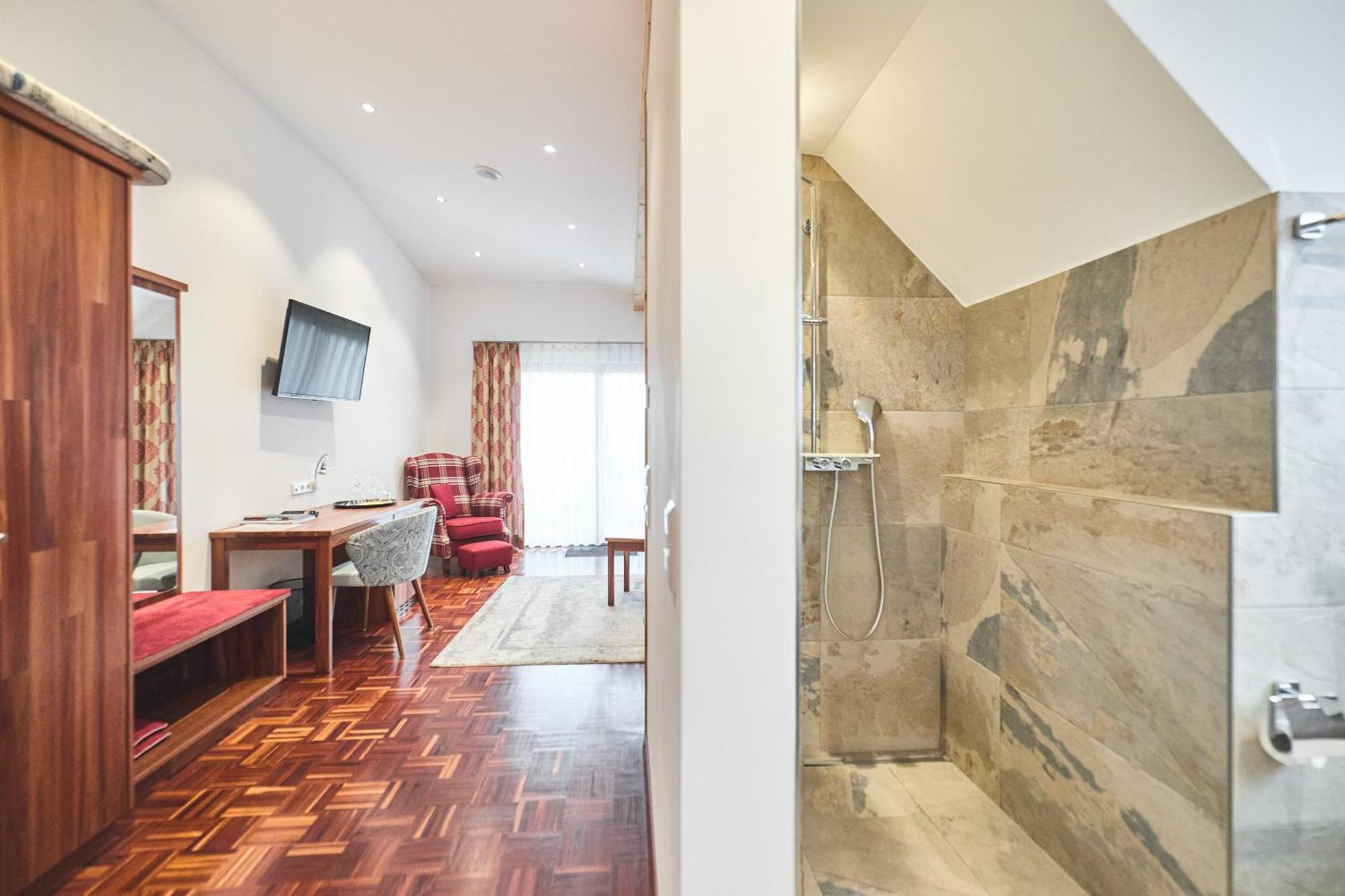 Hornstein Hotel *