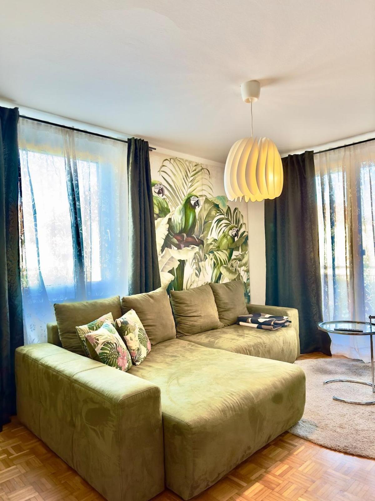 Boutique Mit Balkon *
