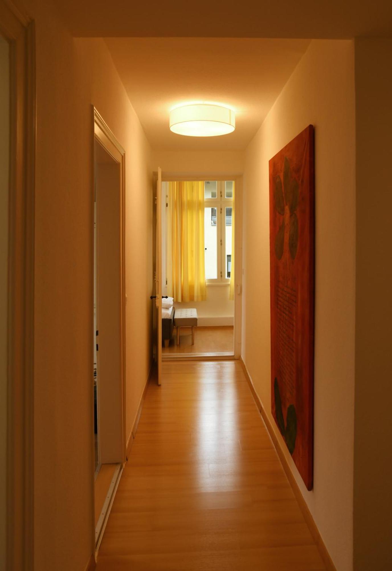 Engel Apartment *