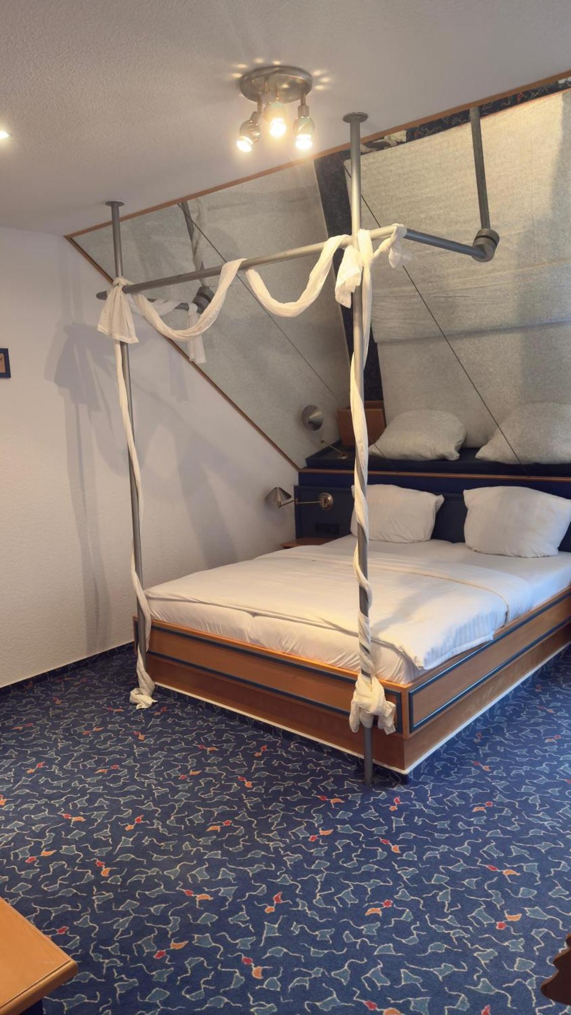 Stoertebeker Hotel *
