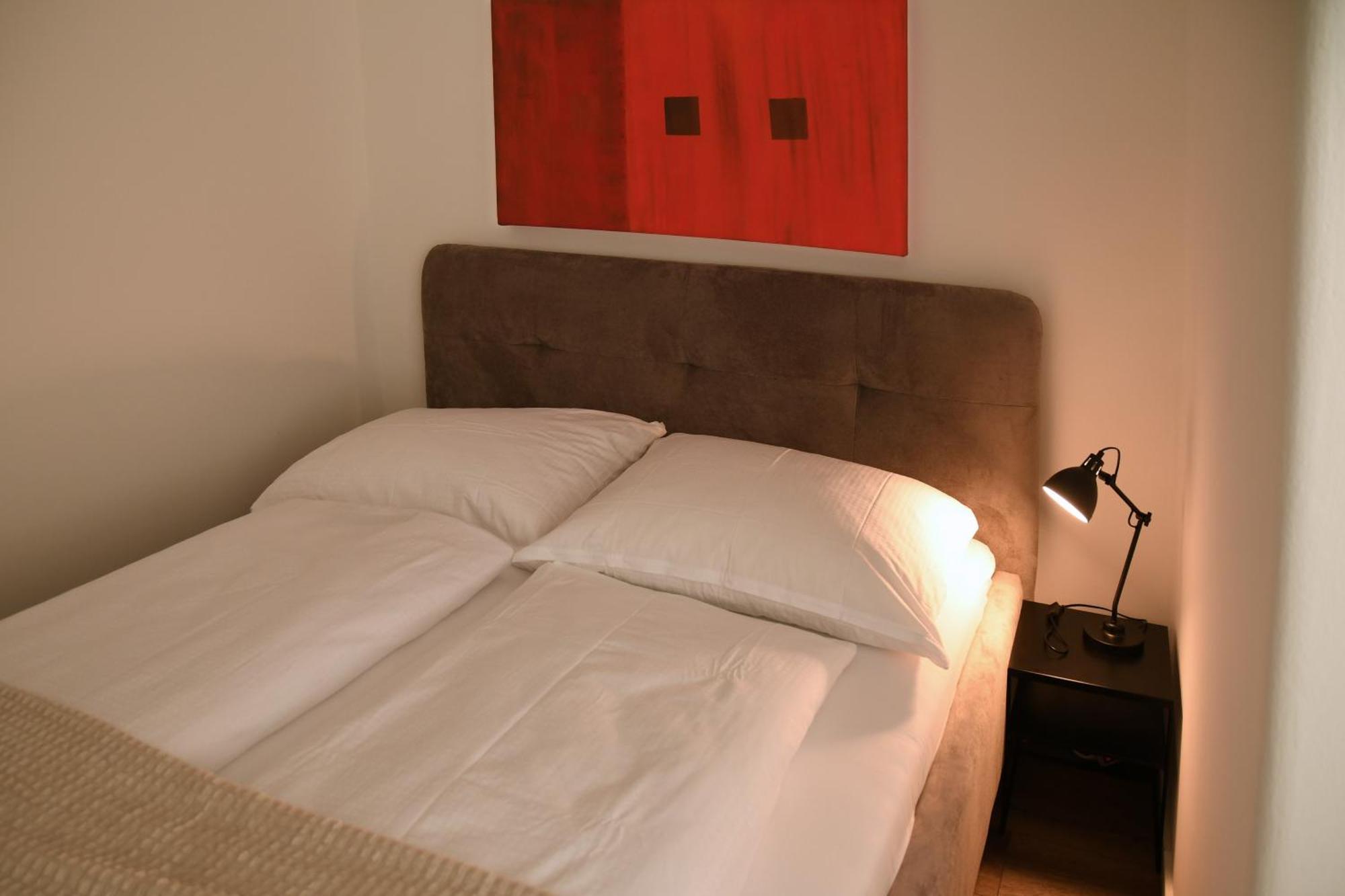 Engel Apartment Hard